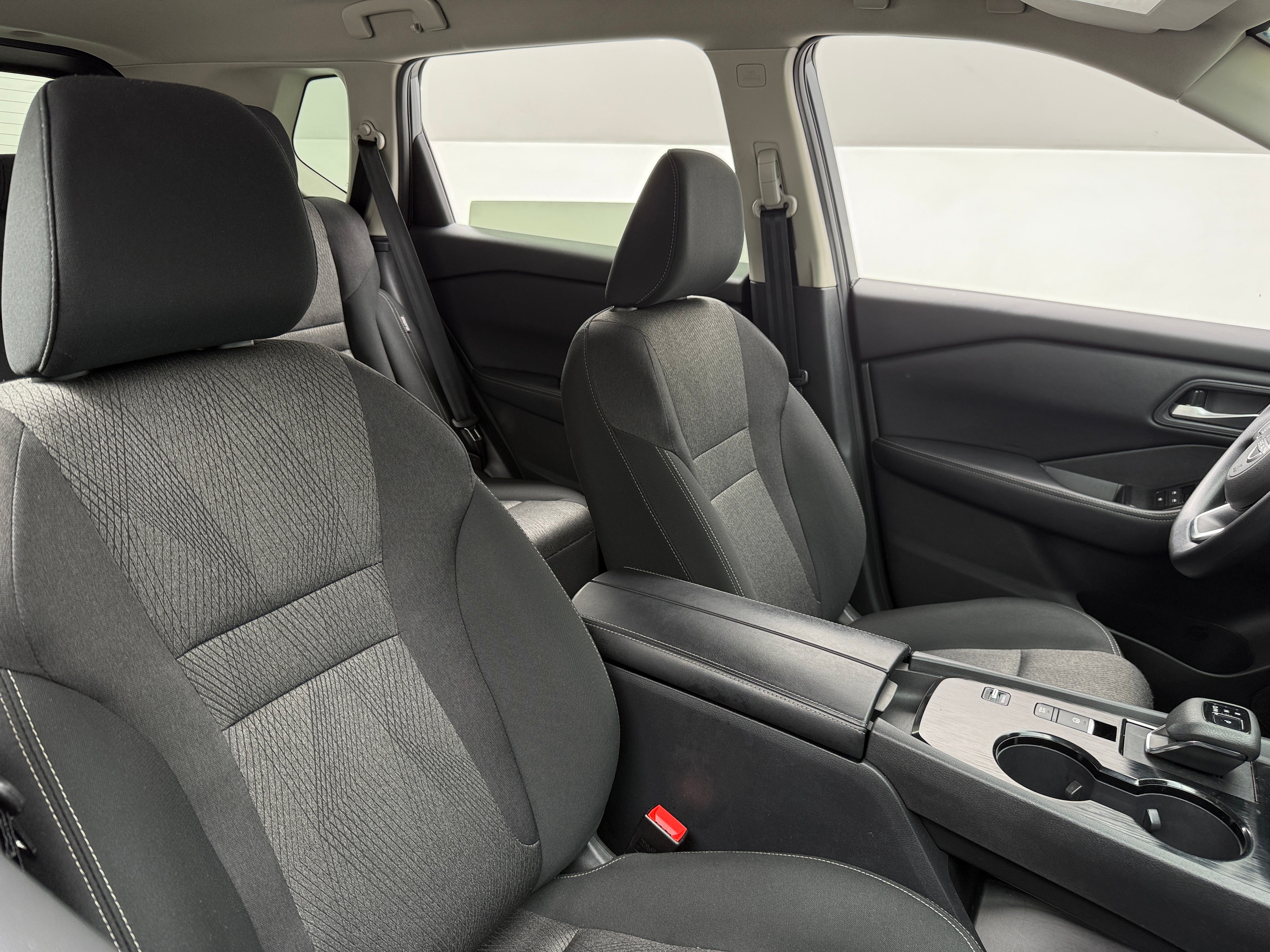 2024 Nissan Rogue SV 2