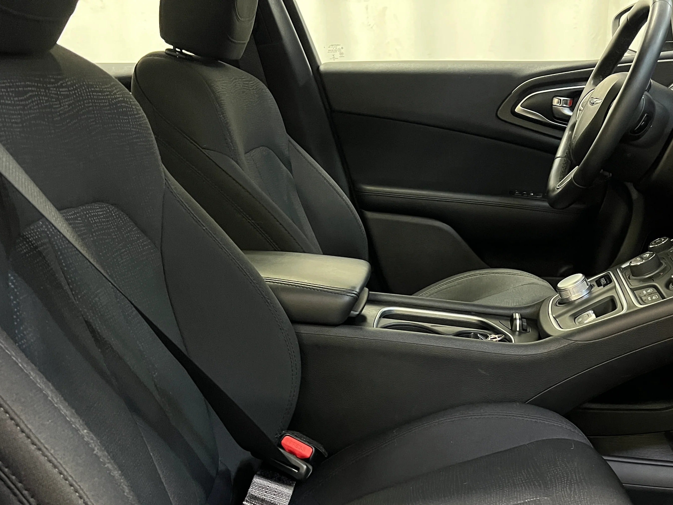 2016 Chrysler 200 Limited 2