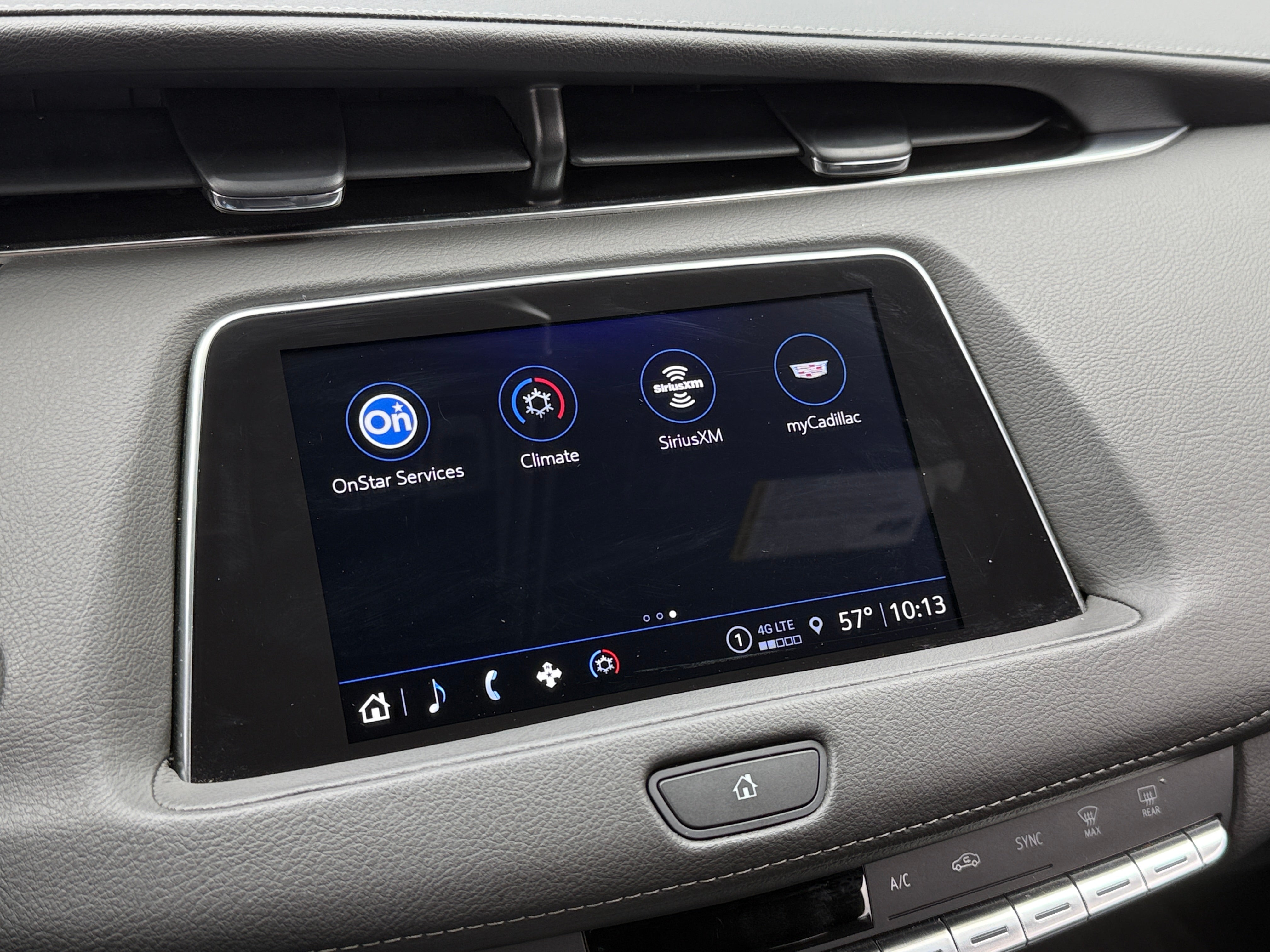 2023 Cadillac XT4 Premium Luxury 3