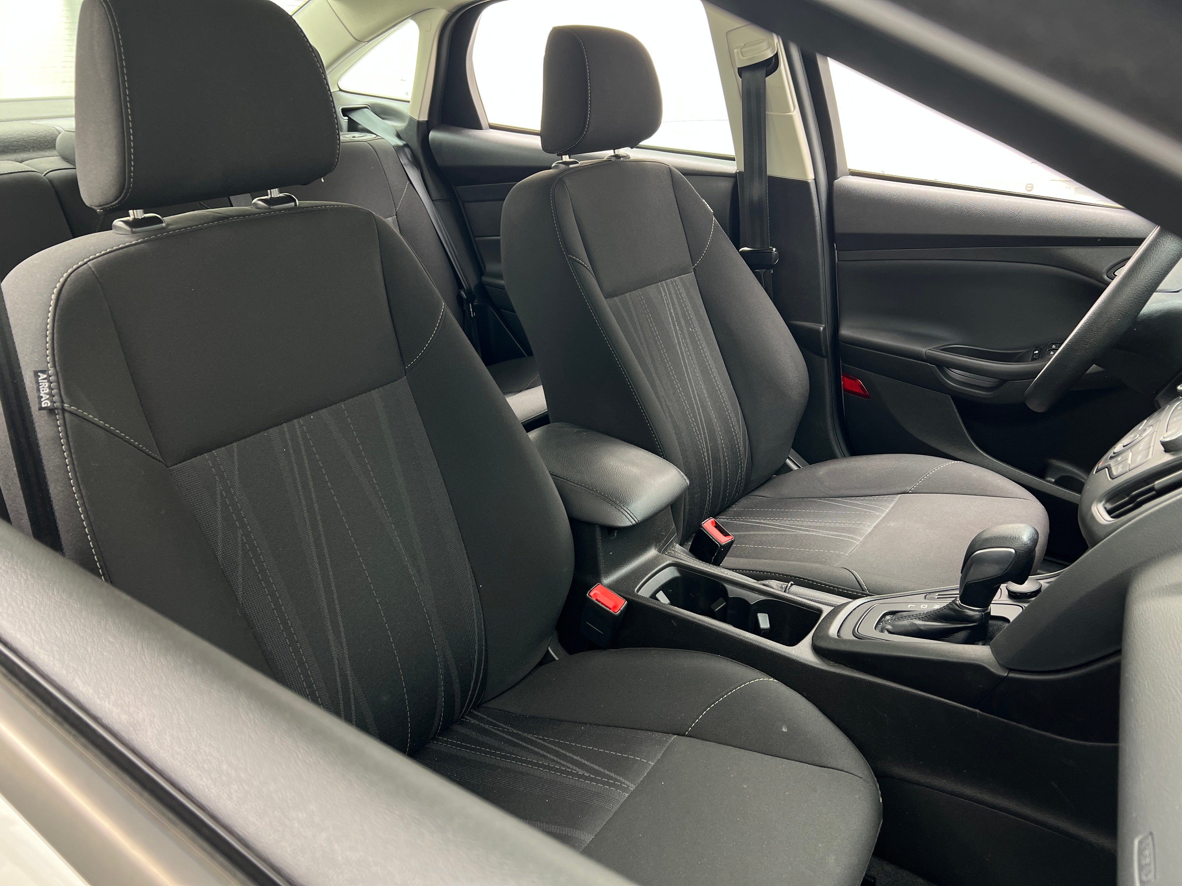 2018 Ford Focus SE 2
