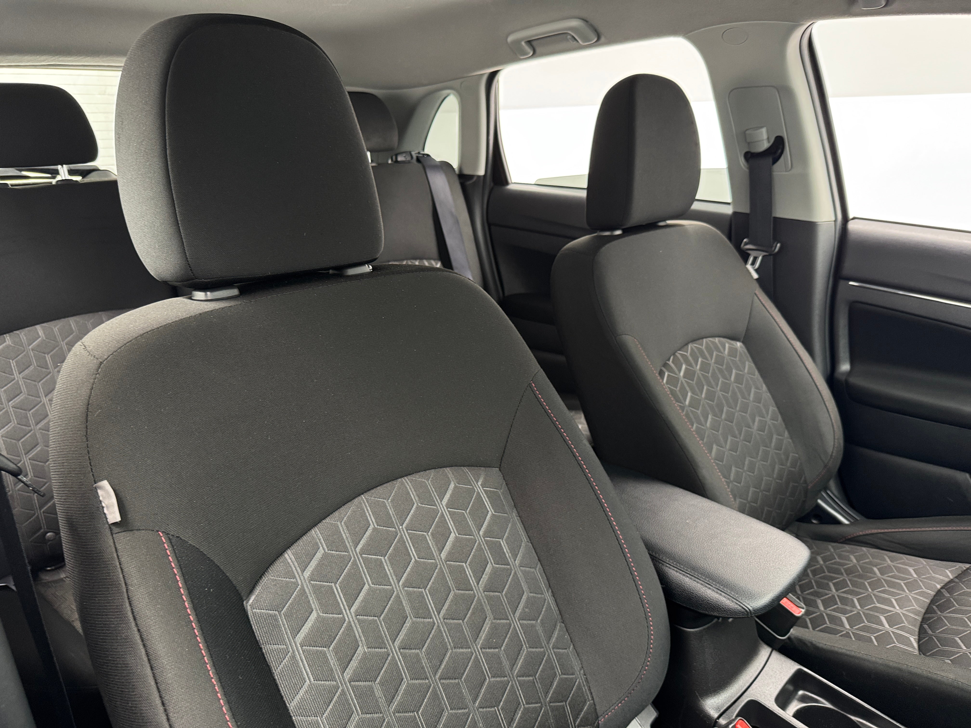 2021 Mitsubishi Outlander Sport LE 2