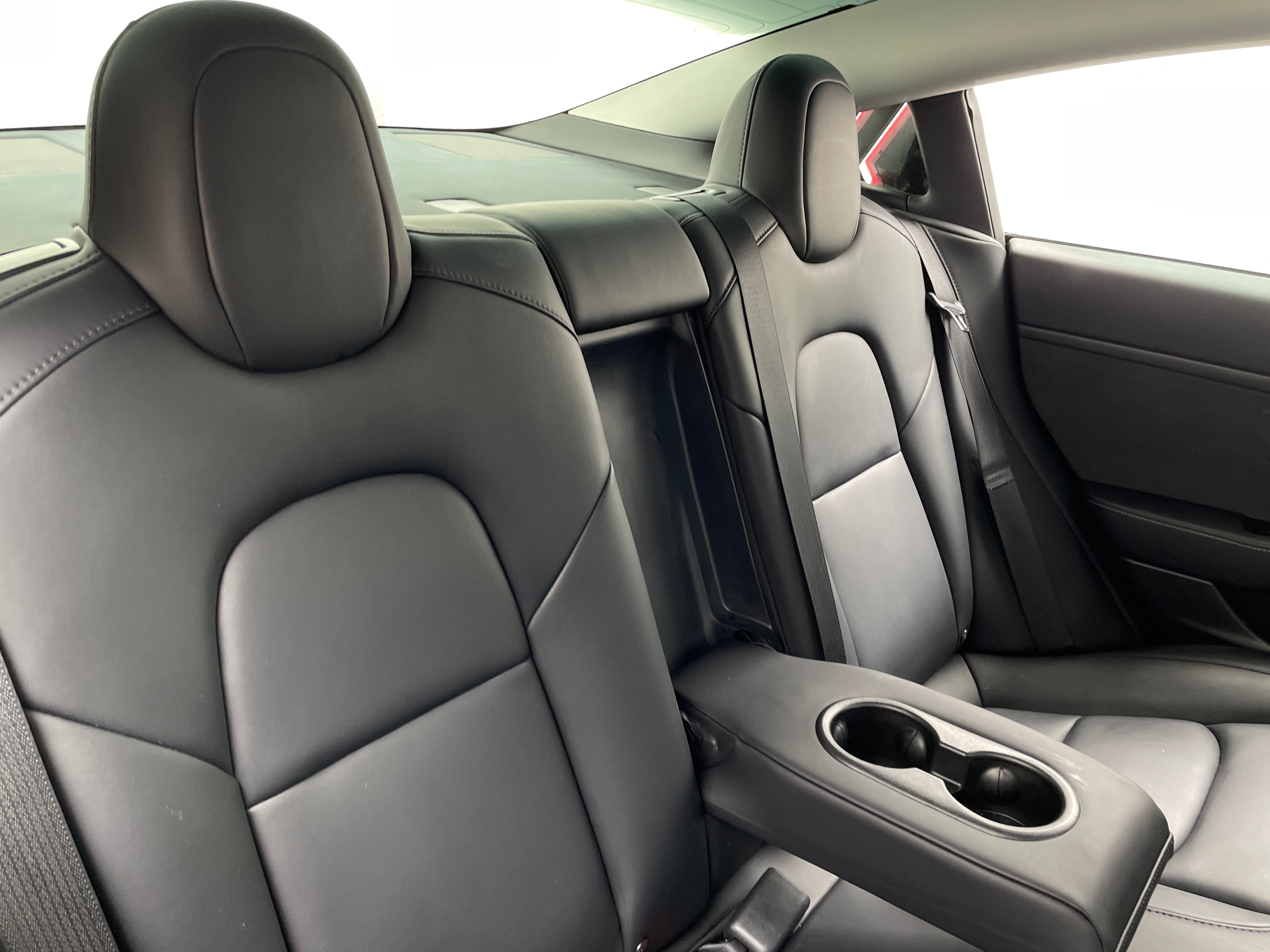 2020 Tesla Model 3 Standard Range 4