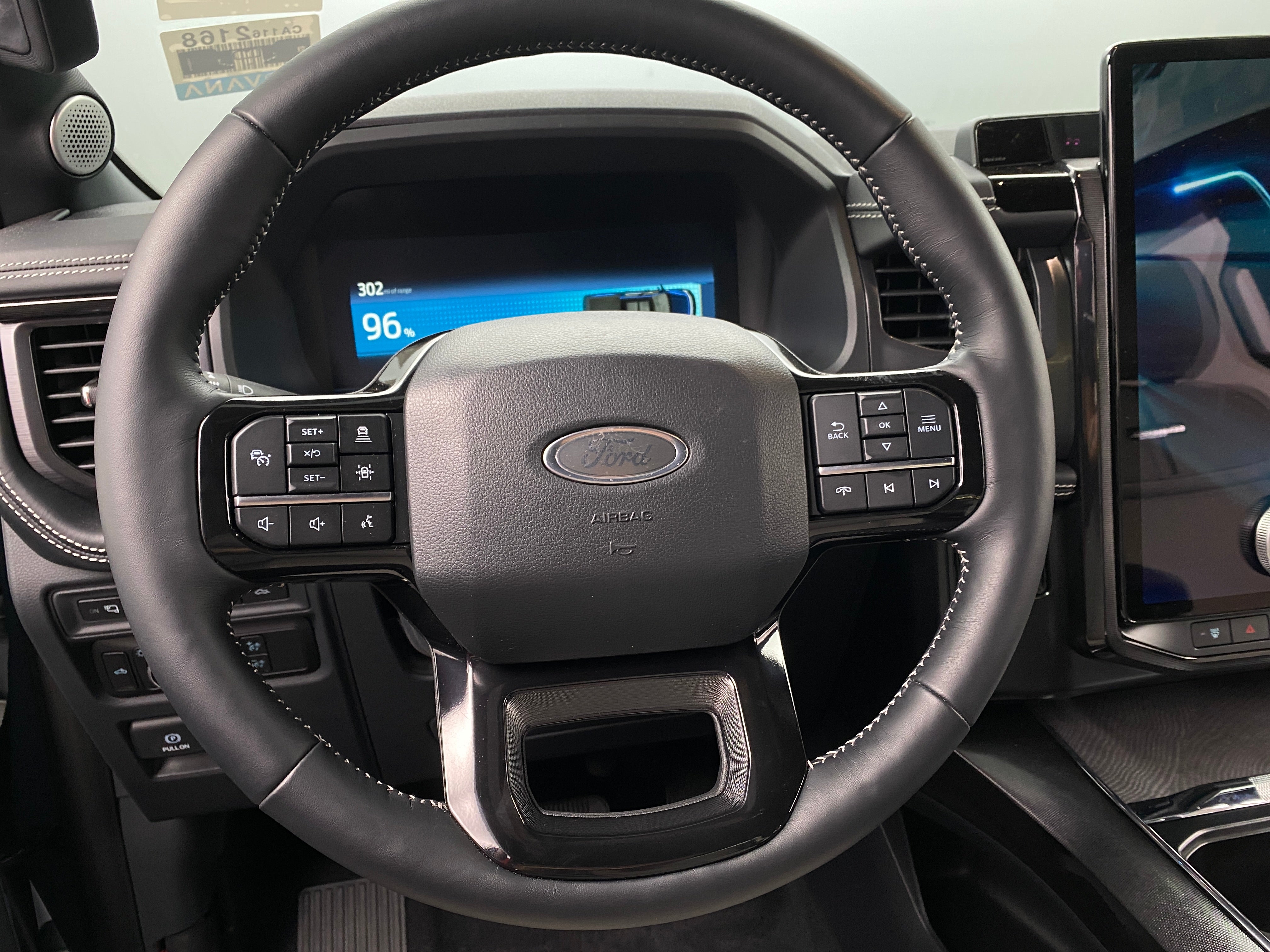 2023 Ford F-150 Lightning Platinum 4