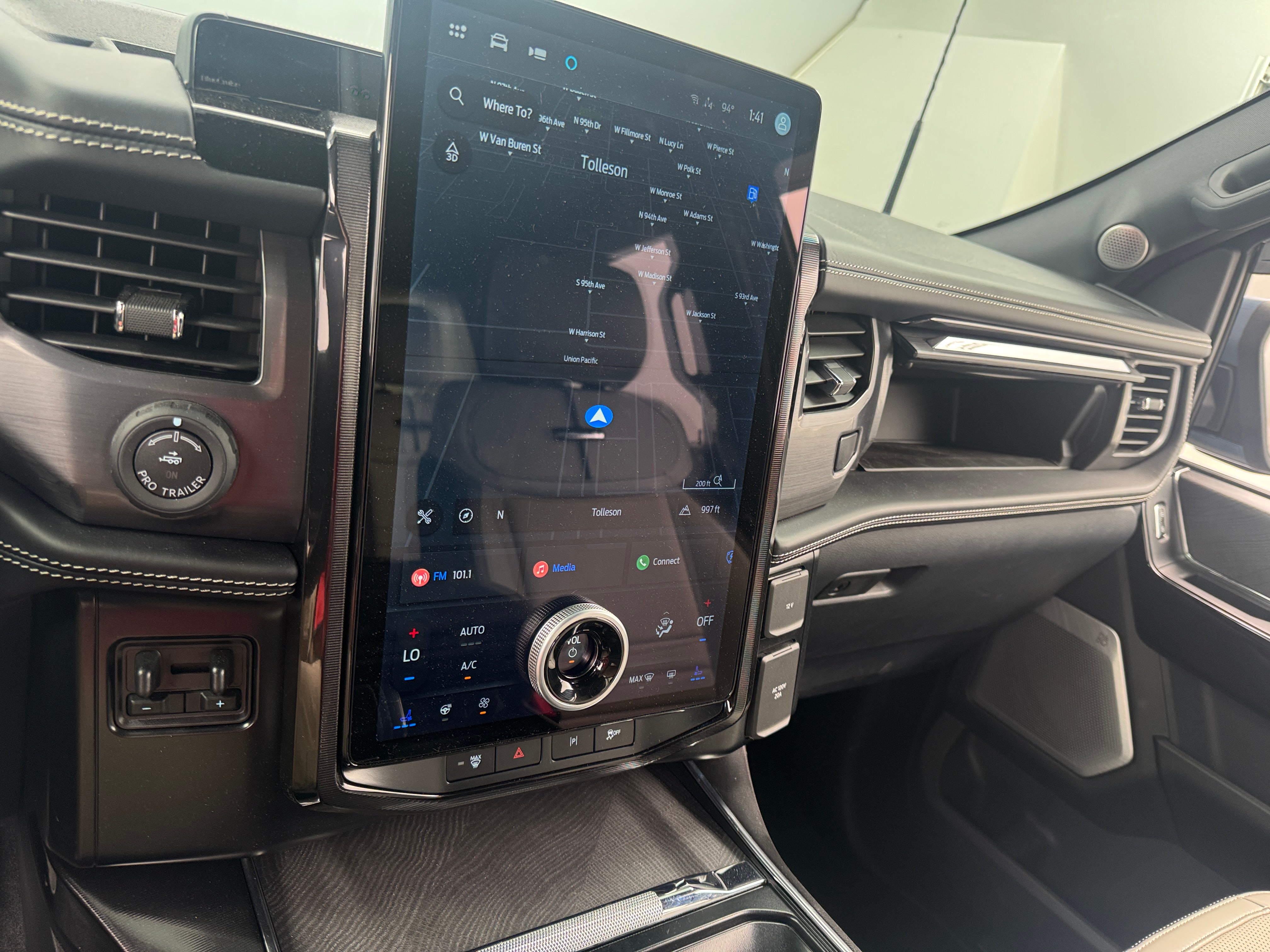 2023 Ford F-150 Lightning Platinum 3