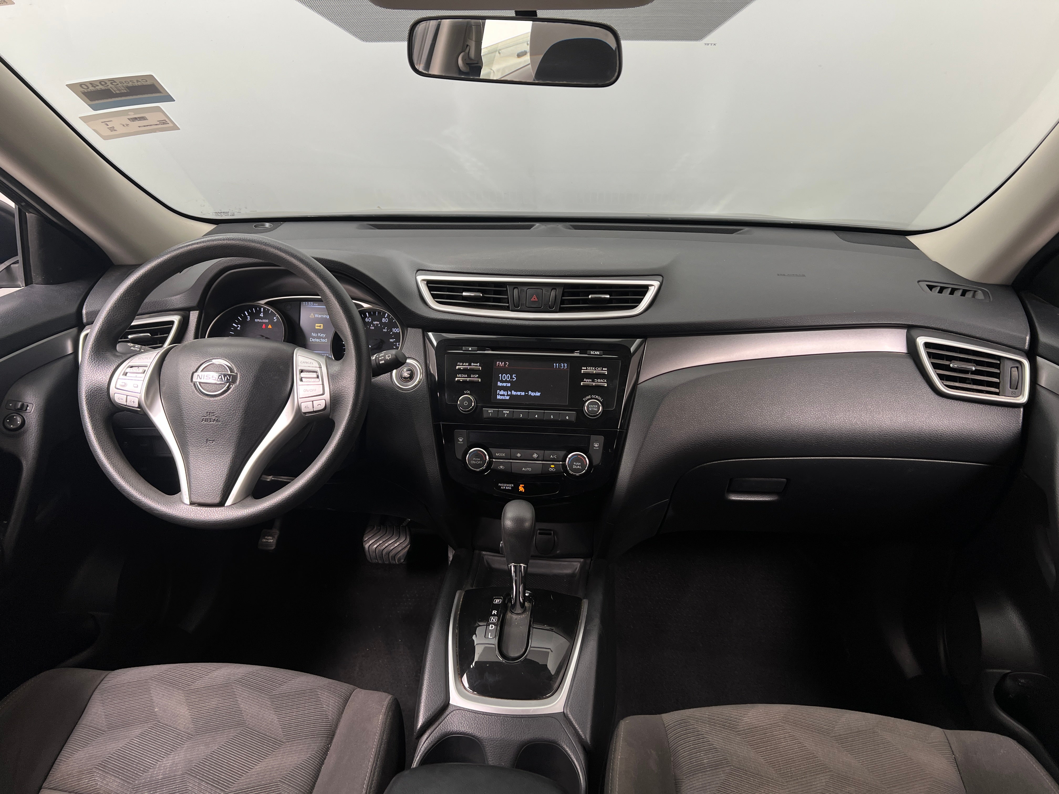 2016 Nissan Rogue SV 3