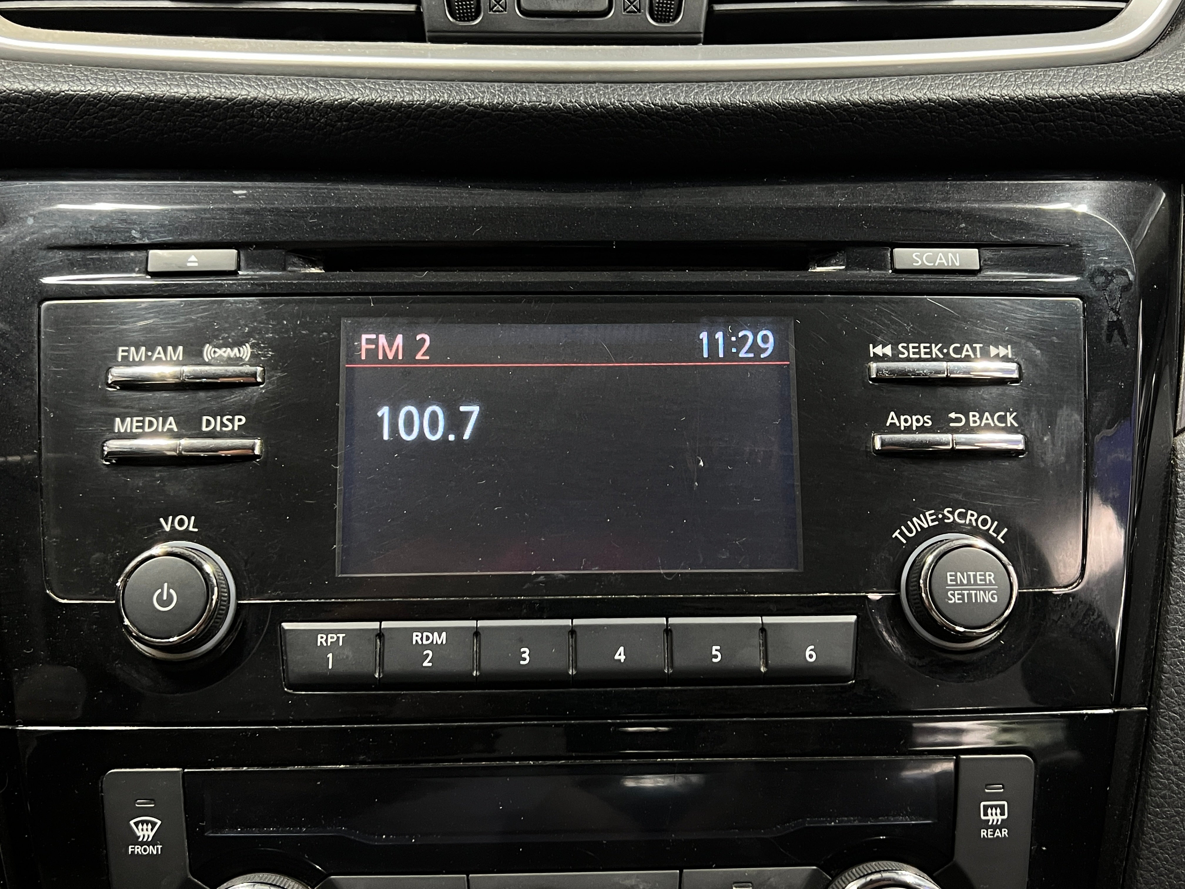 2016 Nissan Rogue SV 4