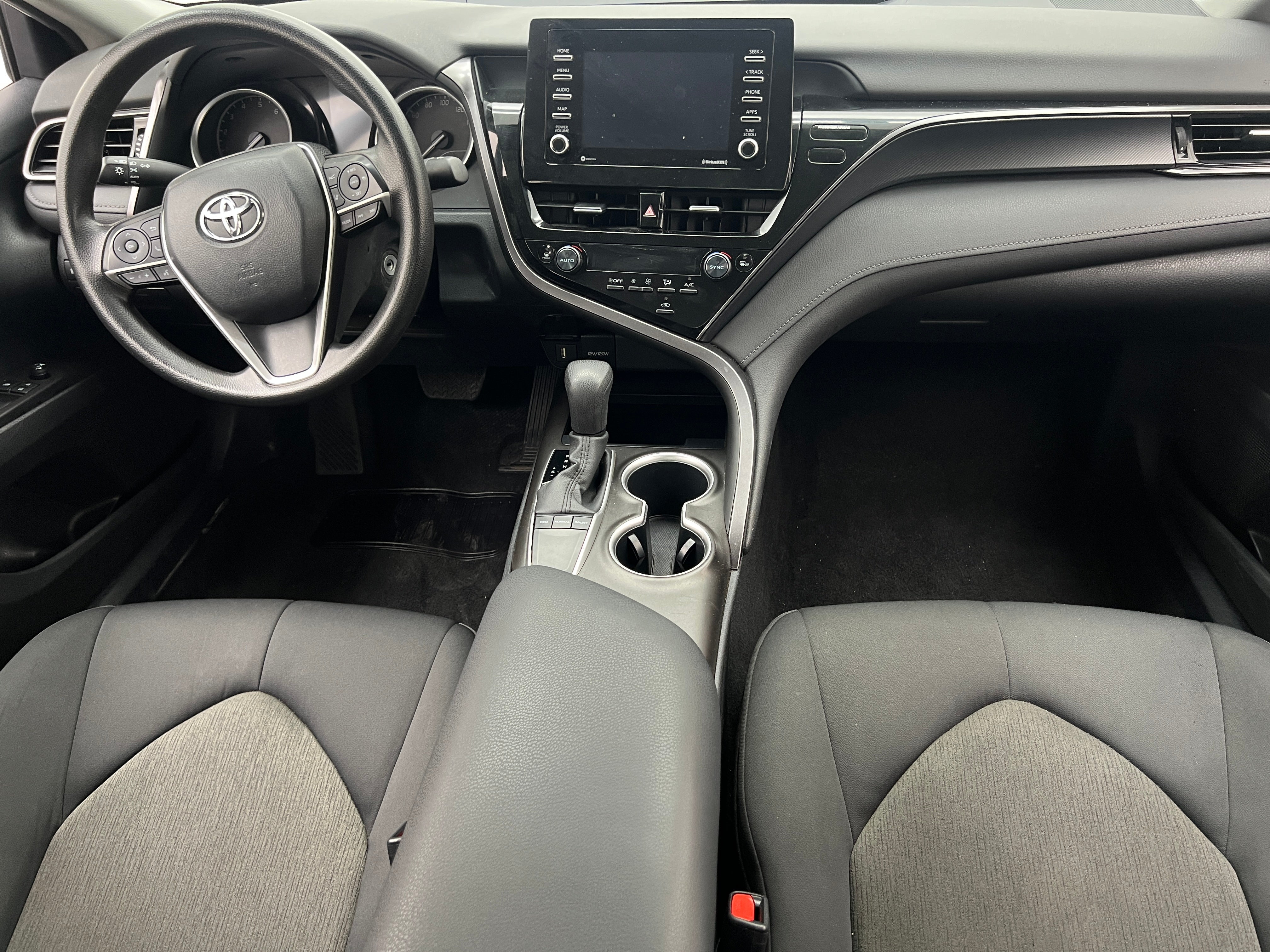 2023 Toyota Camry LE 3