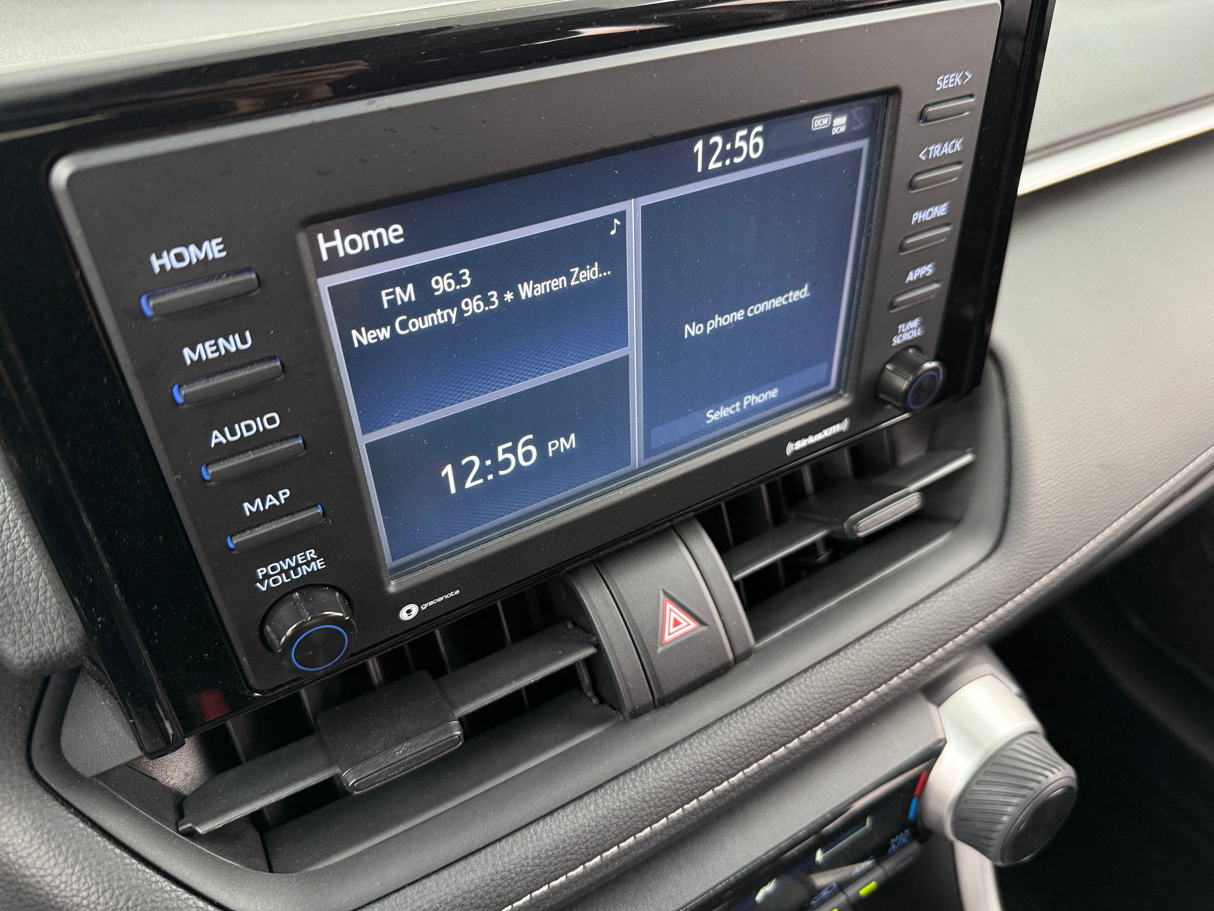 2020 Toyota RAV4 LE 4