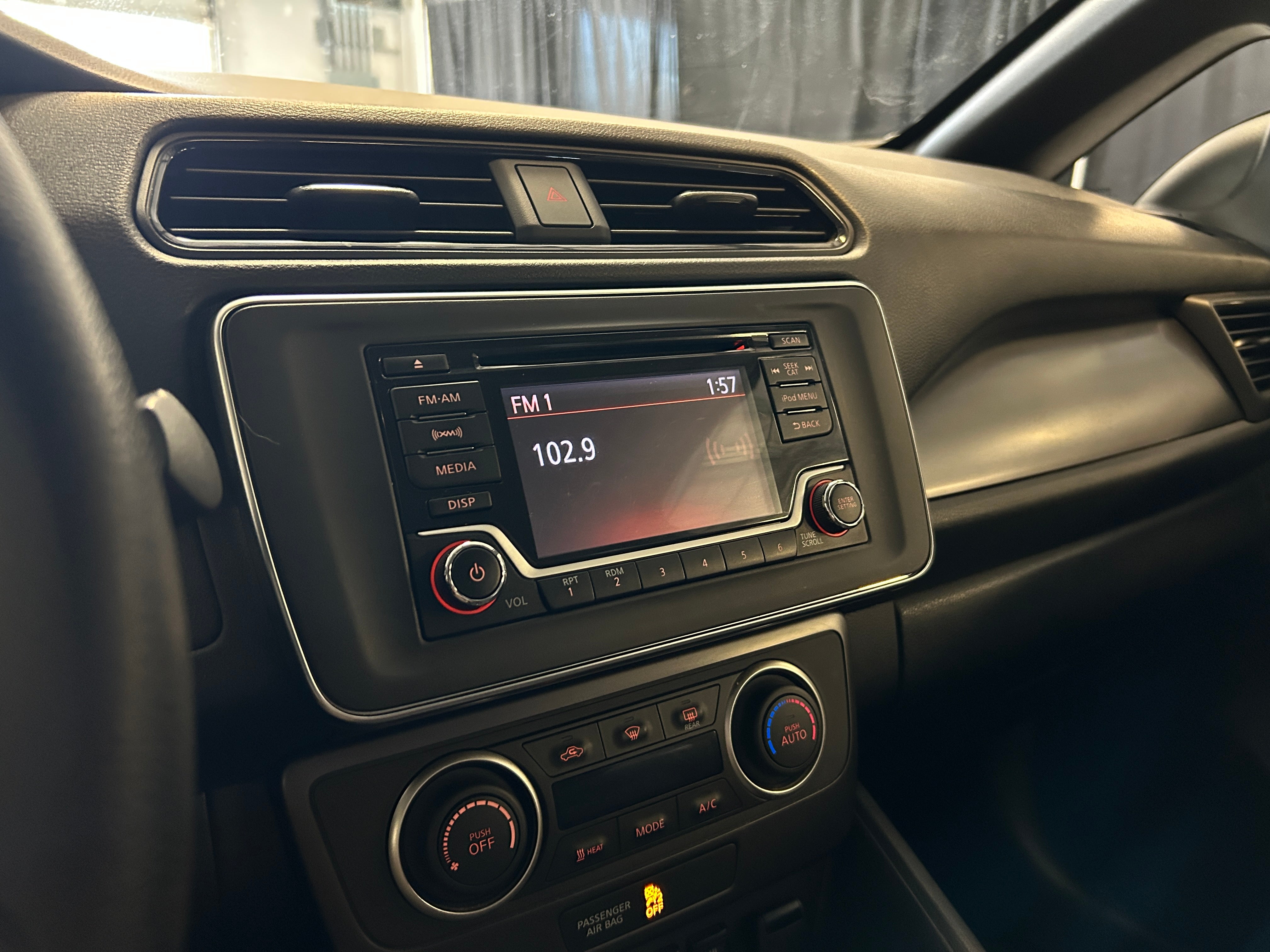 2018 Nissan Leaf S 4