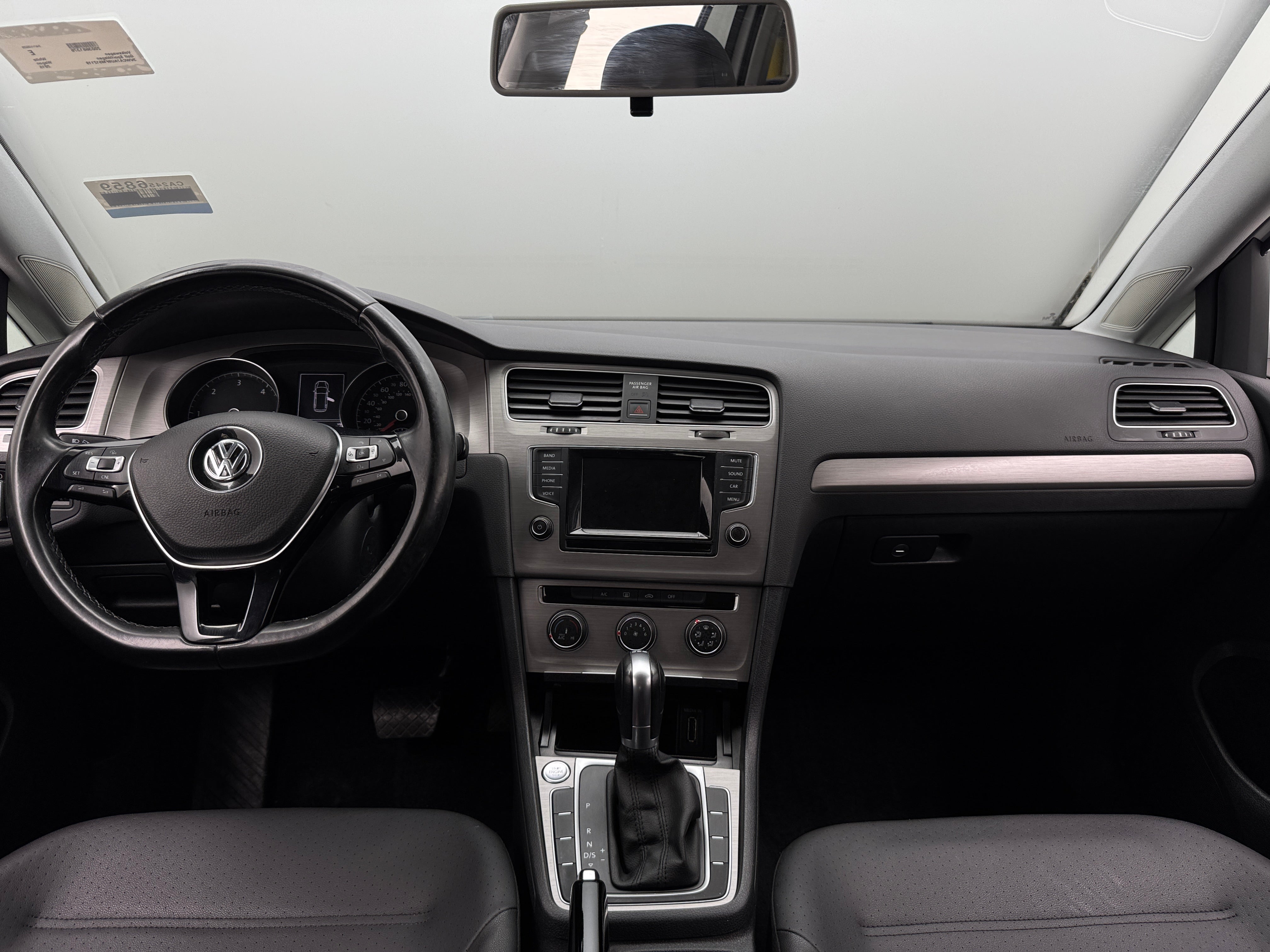 2015 Volkswagen e-Golf  2