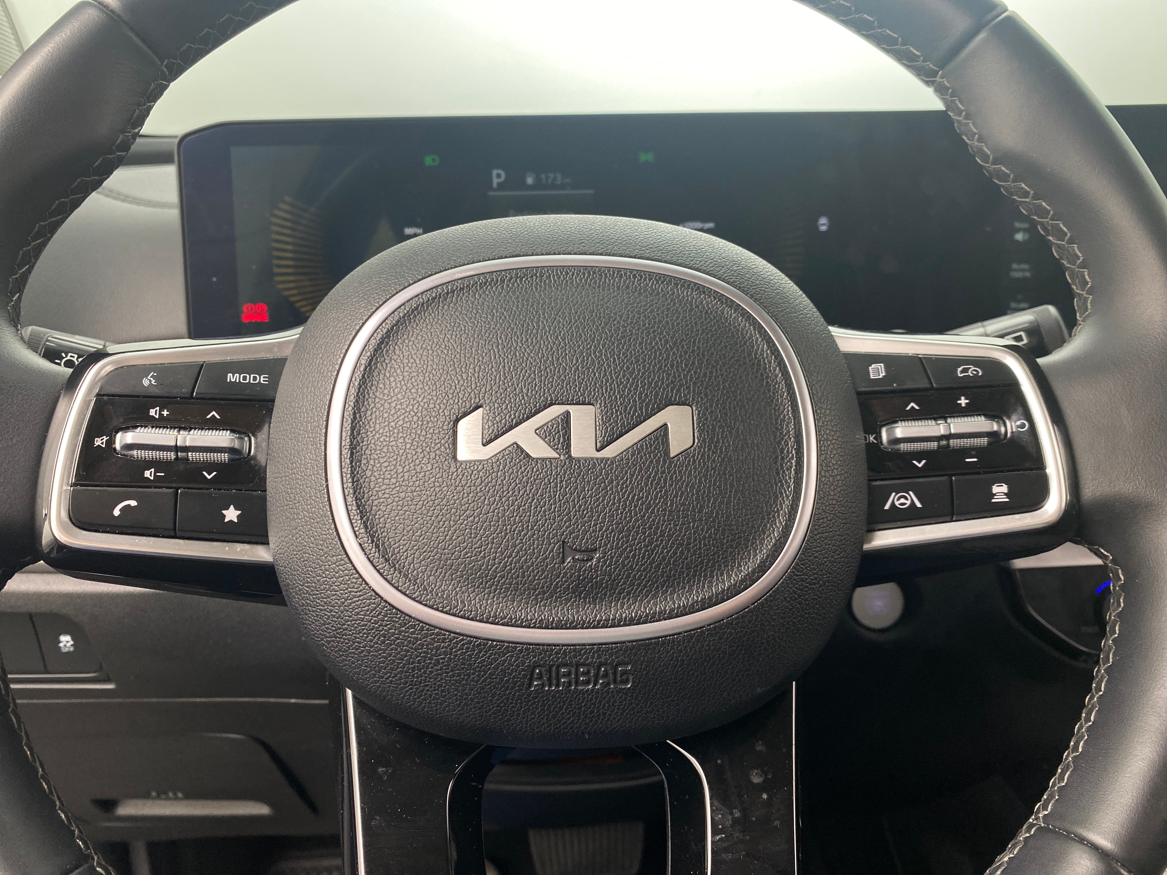 2024 Kia Sorento S 5