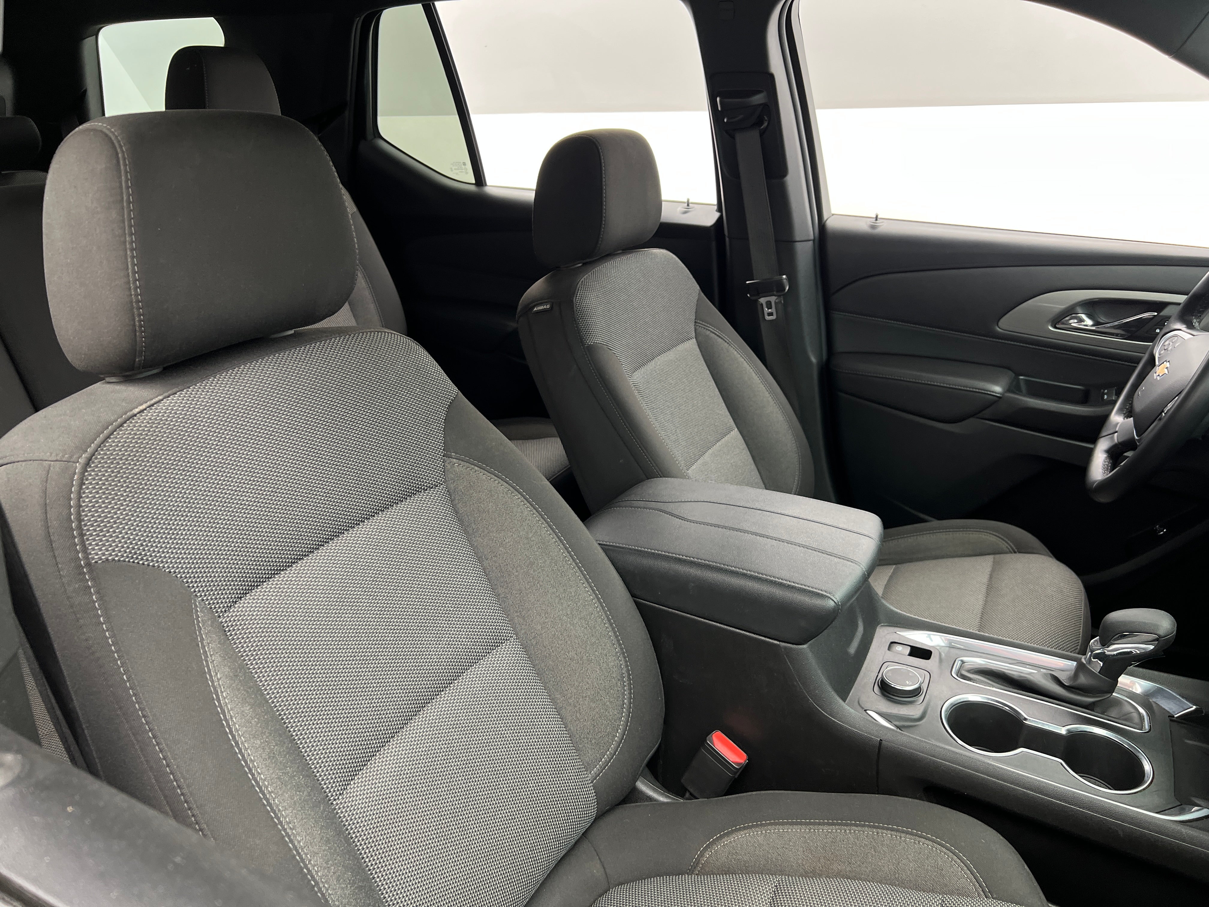 2023 Chevrolet Traverse LT 2