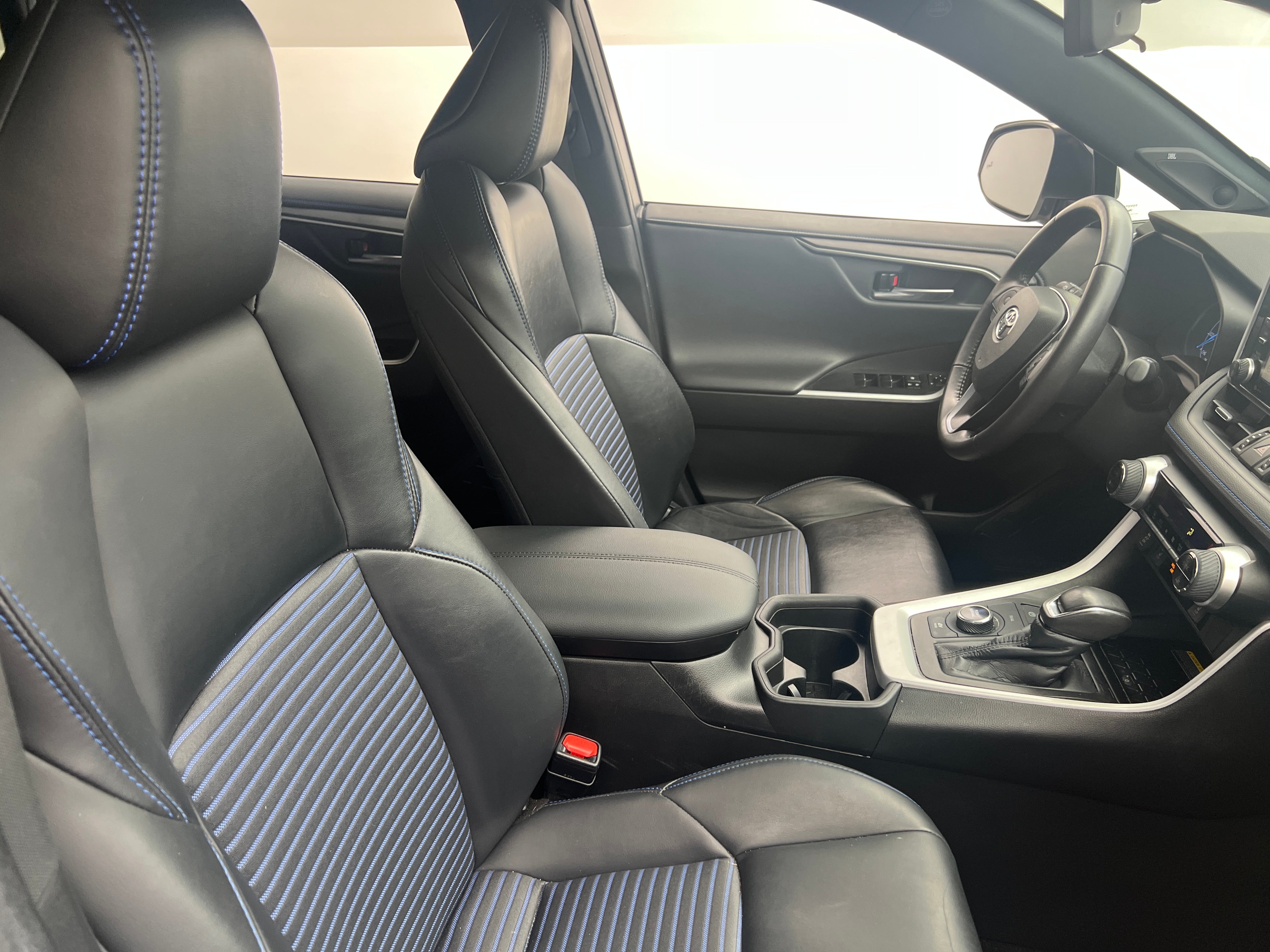 2020 Toyota RAV4 XSE 2