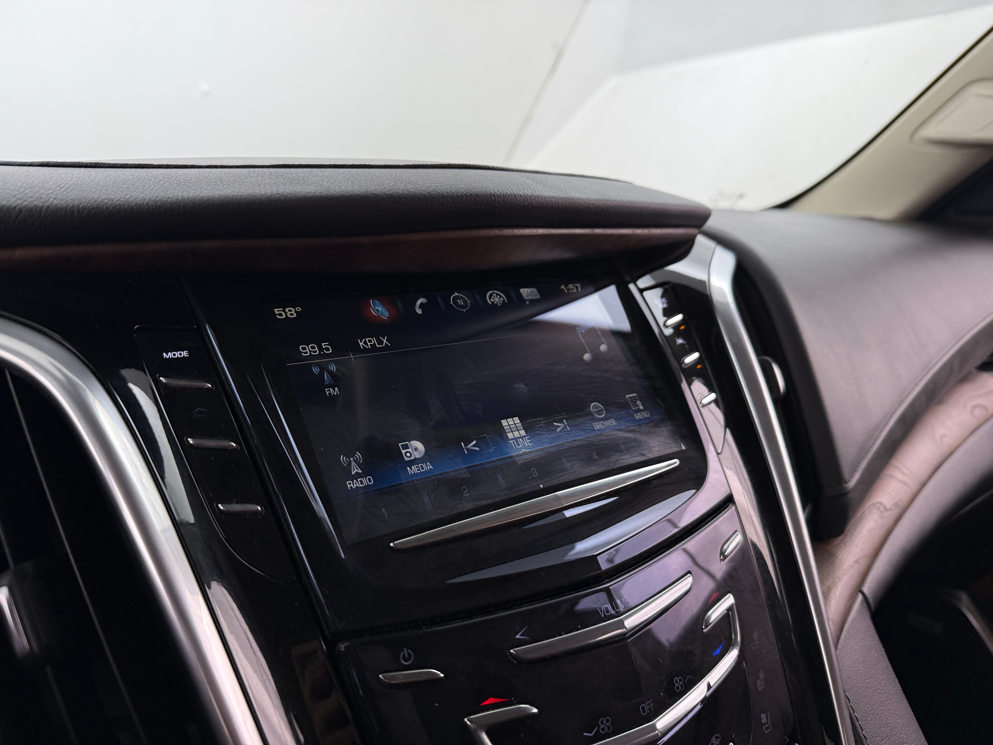 2020 Cadillac Escalade Luxury 3