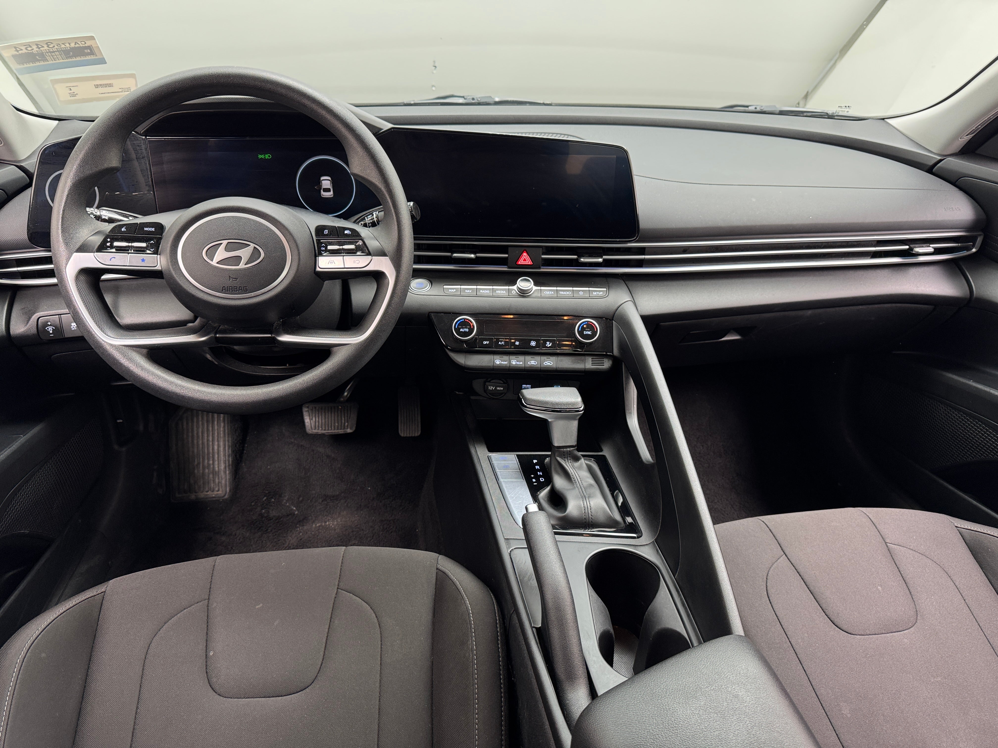2024 Hyundai Elantra SEL 3