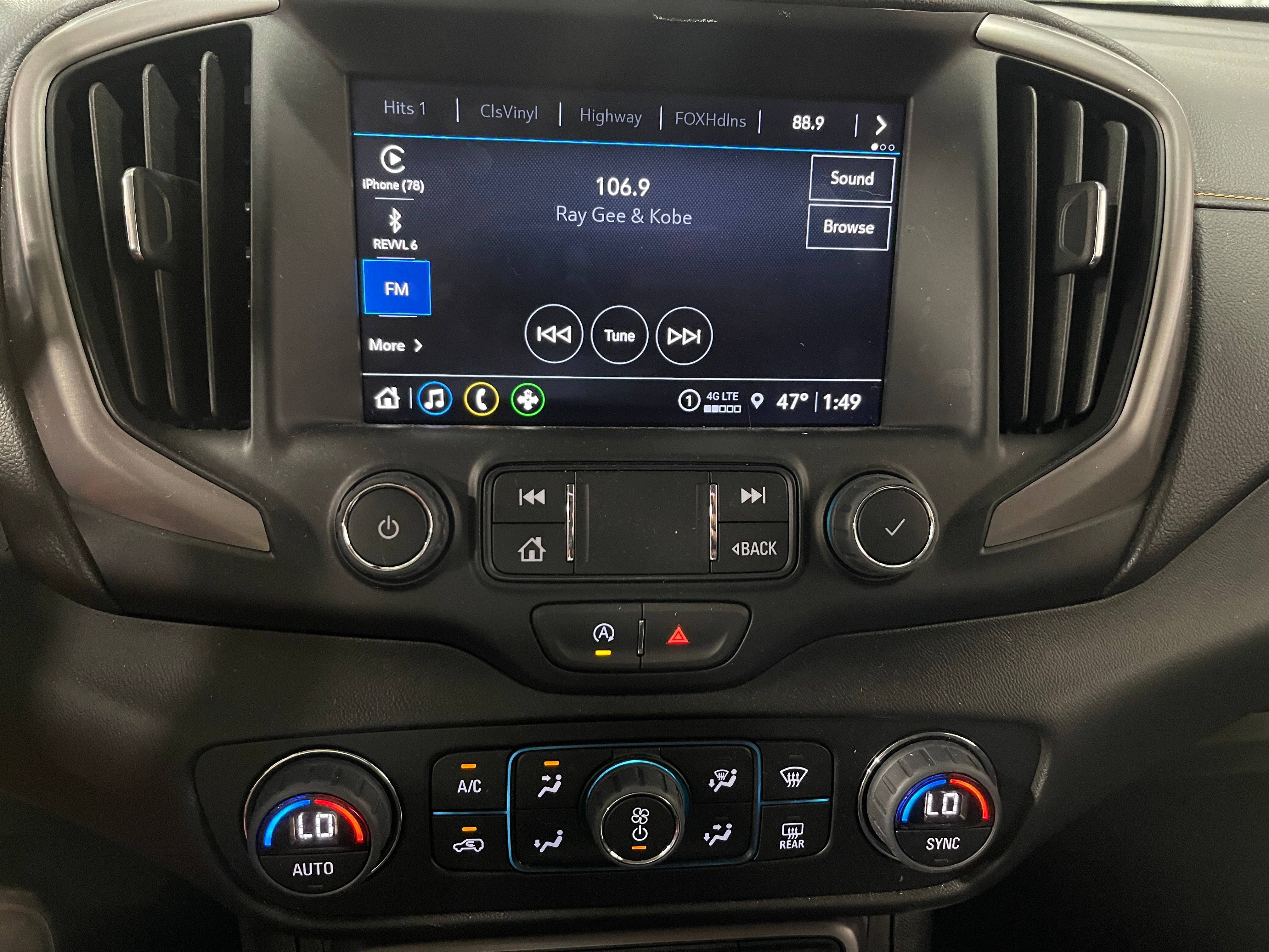 2023 GMC Terrain AT4 3