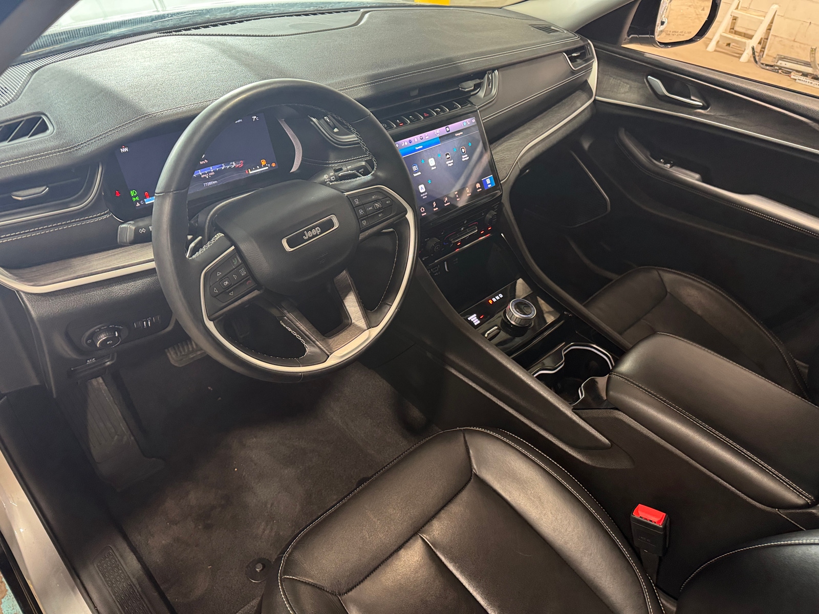 Thumbnail: 2022 Jeep Grand Cherokee L - 2