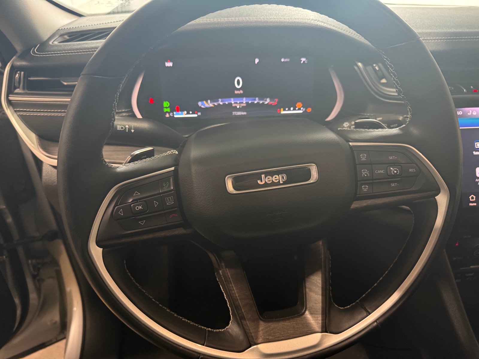 Thumbnail: 2022 Jeep Grand Cherokee L - 4