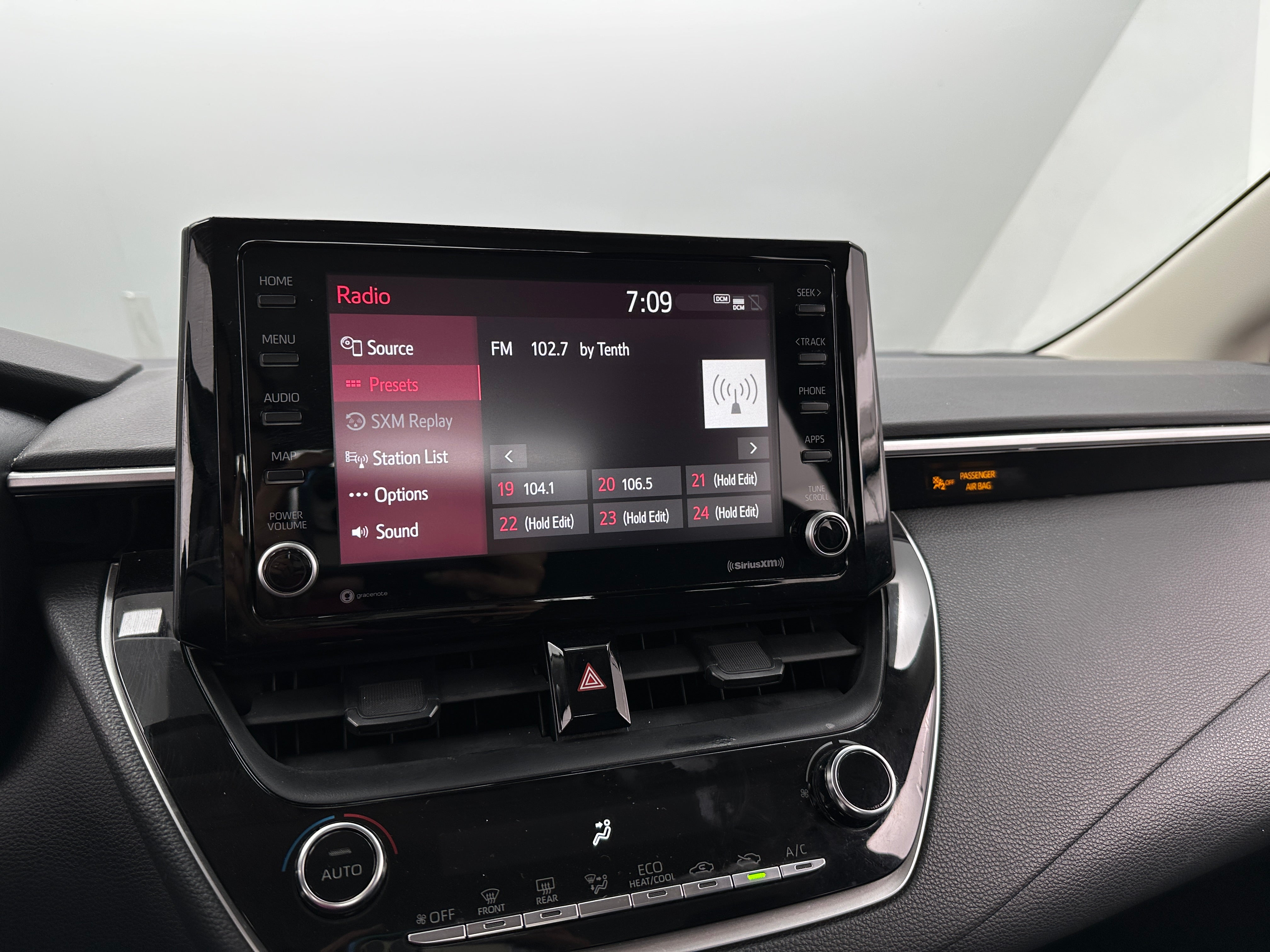 2022 Toyota Corolla LE 4