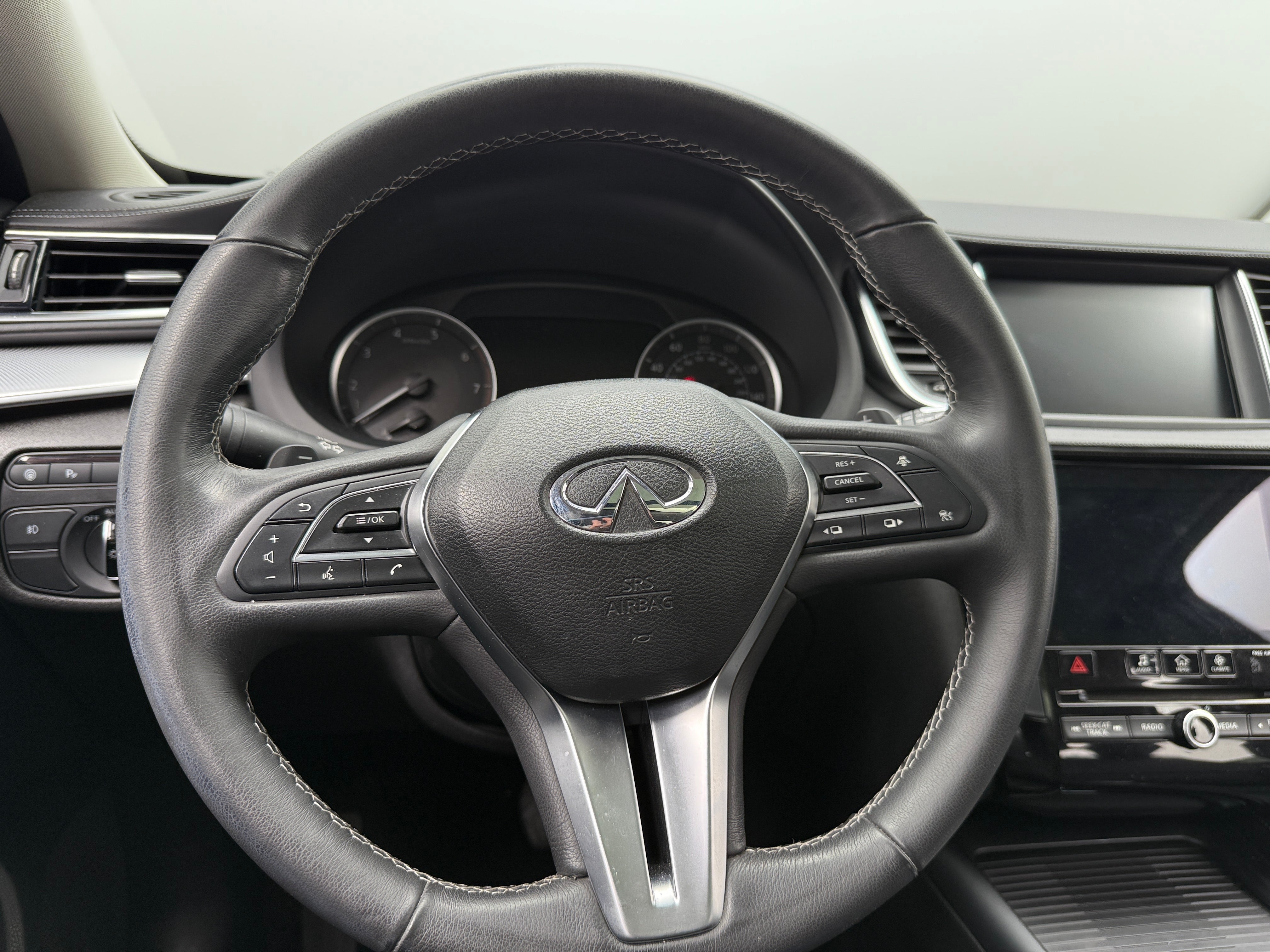 2019 INFINITI QX50 Essential 4