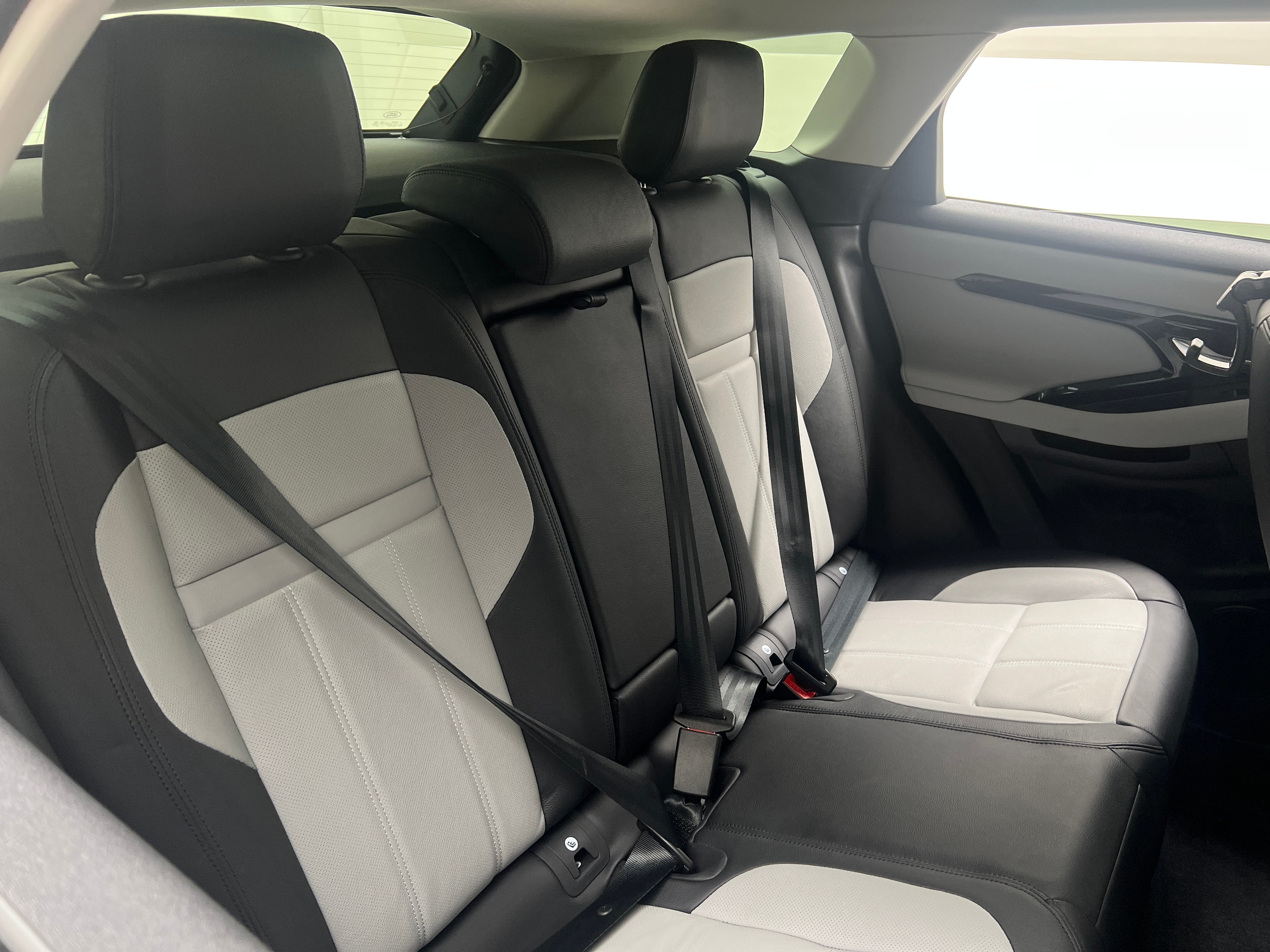 2024 Land Rover Range Rover Evoque Dynamic SE 5