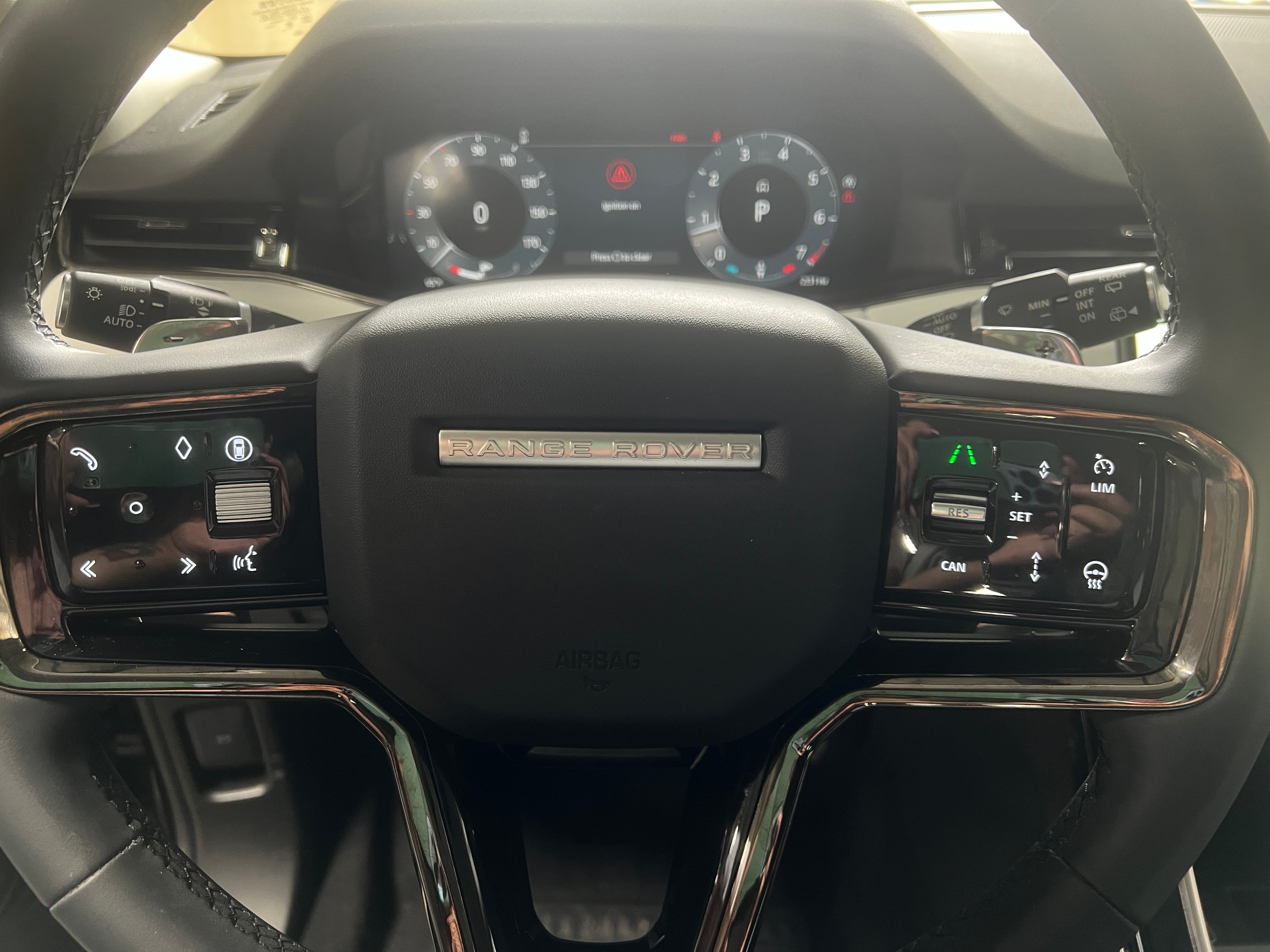 2024 Land Rover Range Rover Evoque Dynamic SE 4