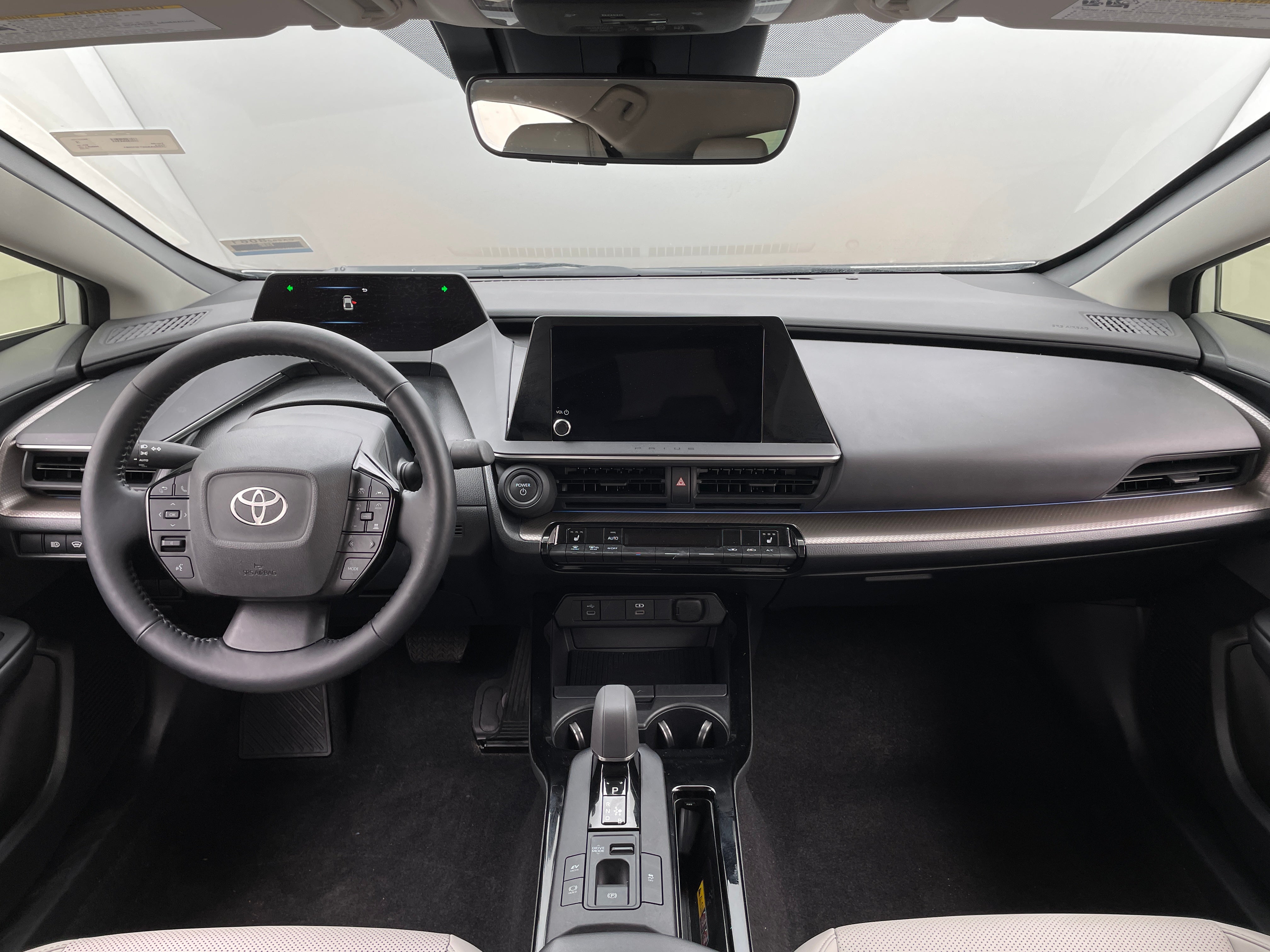 2023 Toyota Prius XLE 2