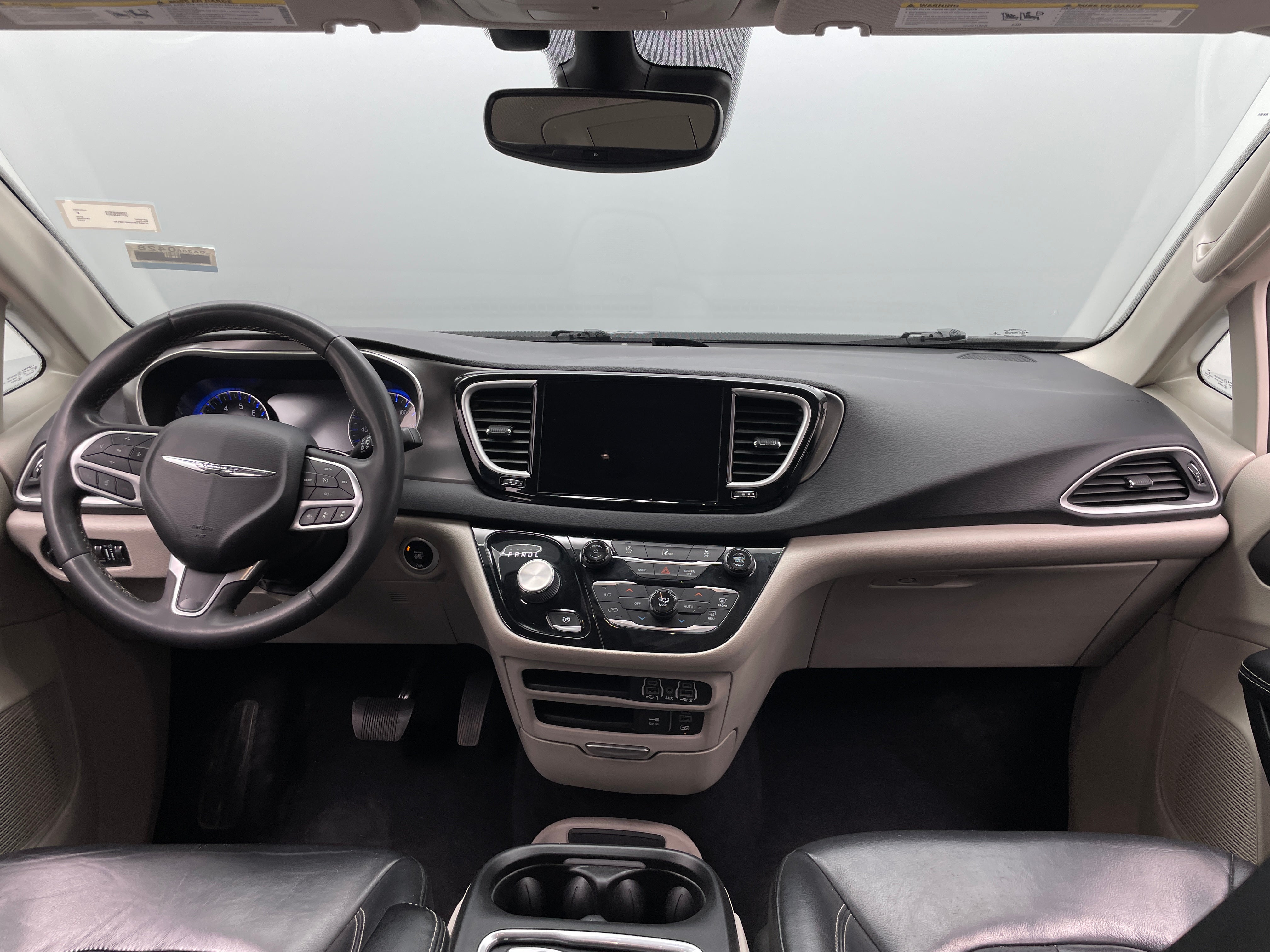 2022 Chrysler Pacifica Touring L 2