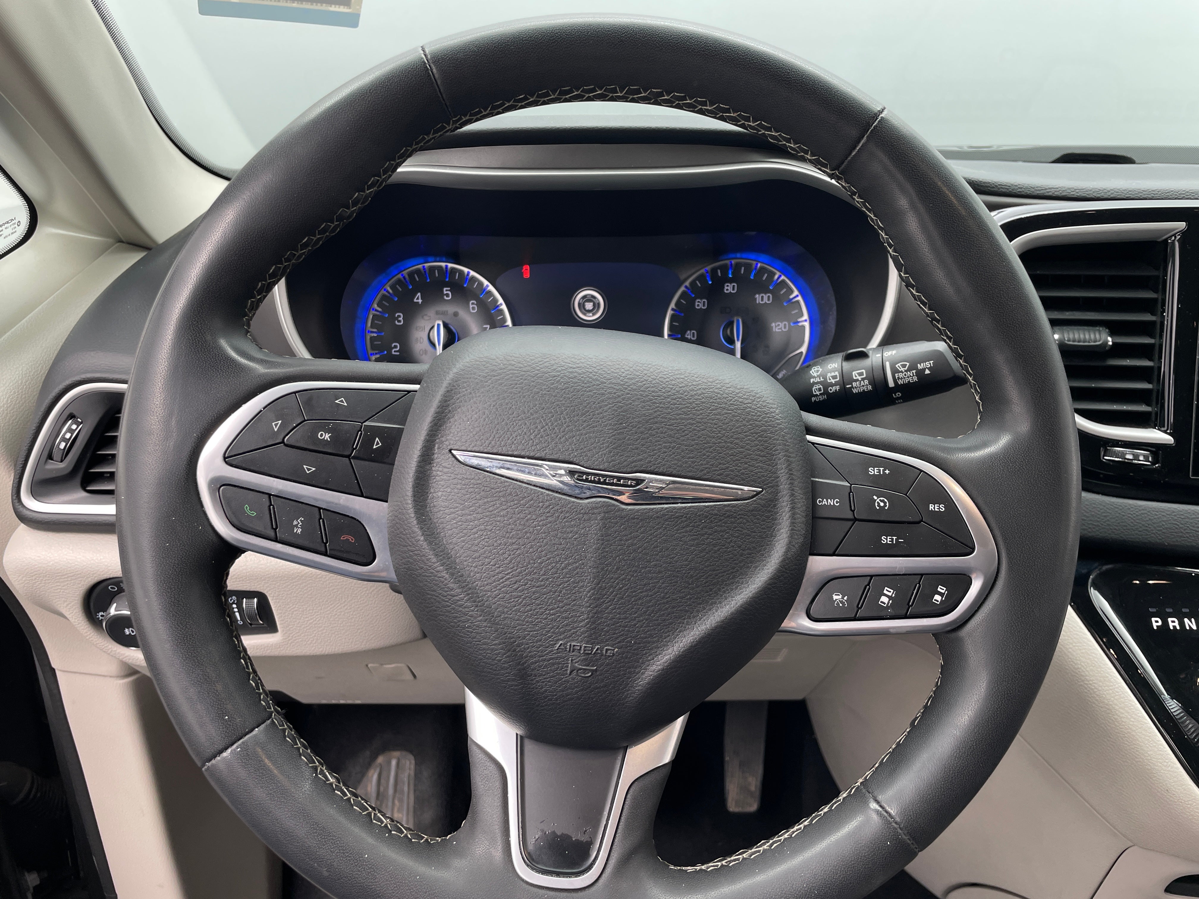 2022 Chrysler Pacifica Touring L 4