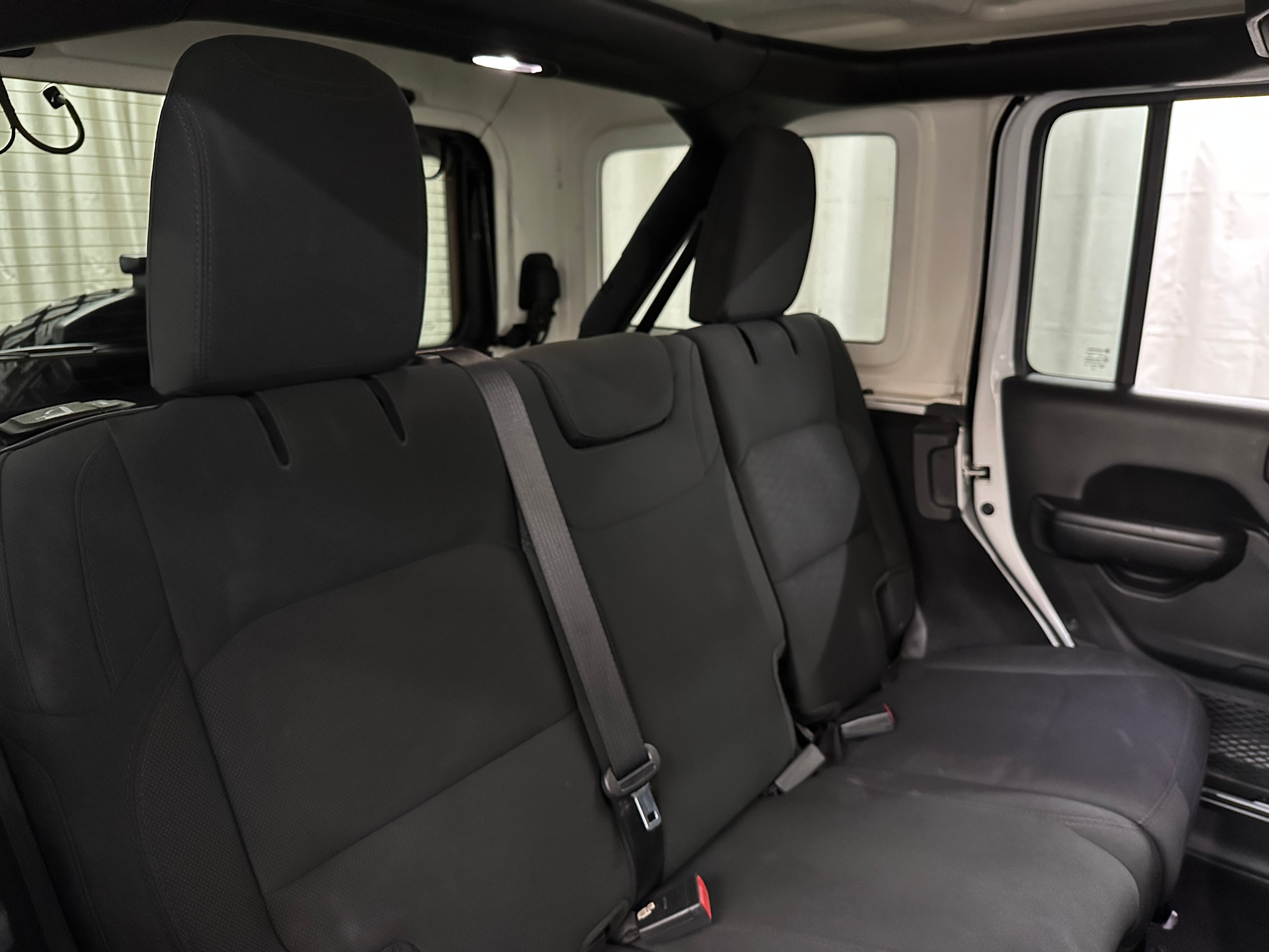 2020 Jeep Wrangler Unlimited Willys 6