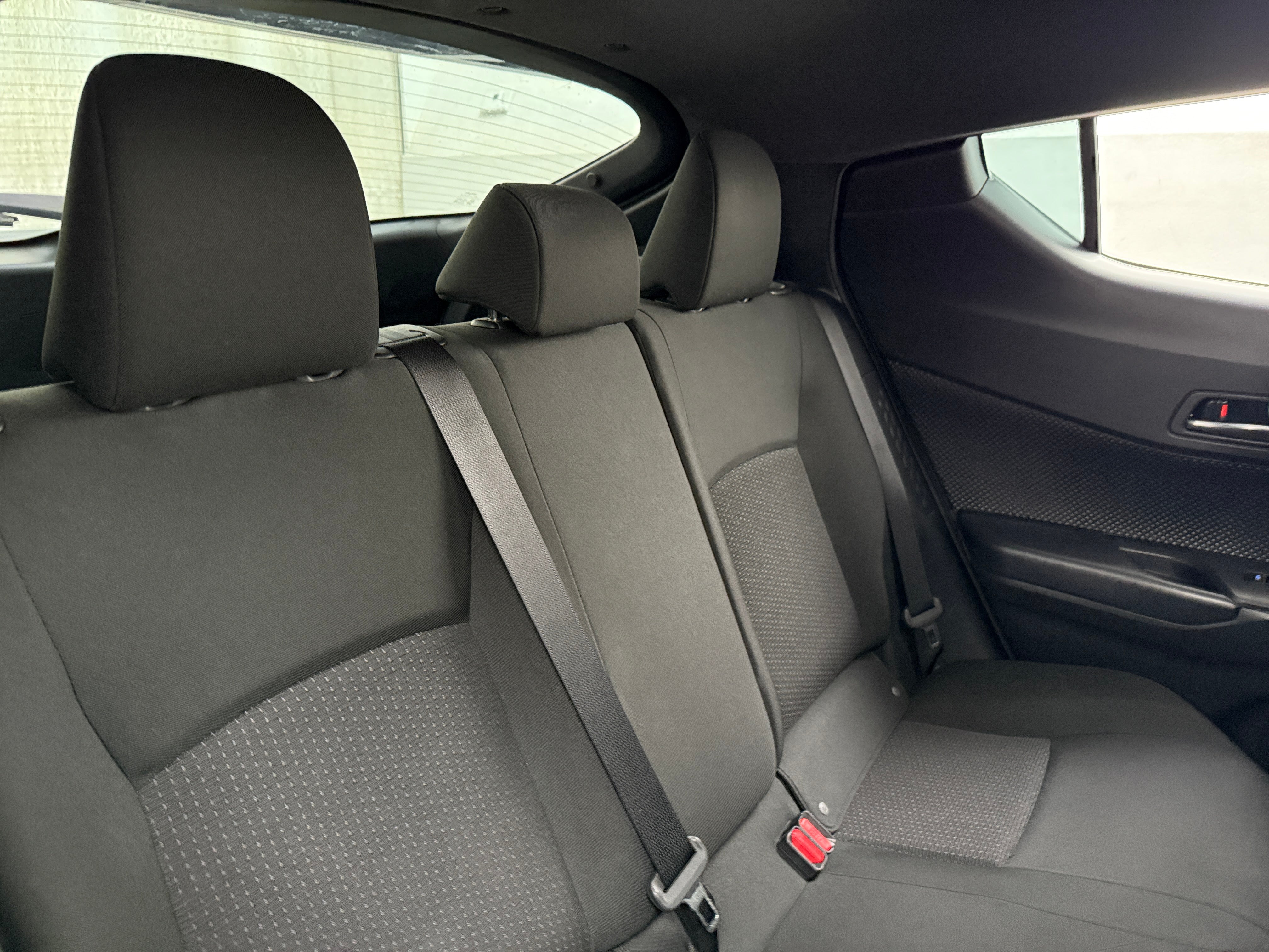 2019 Toyota C-HR XLE 6
