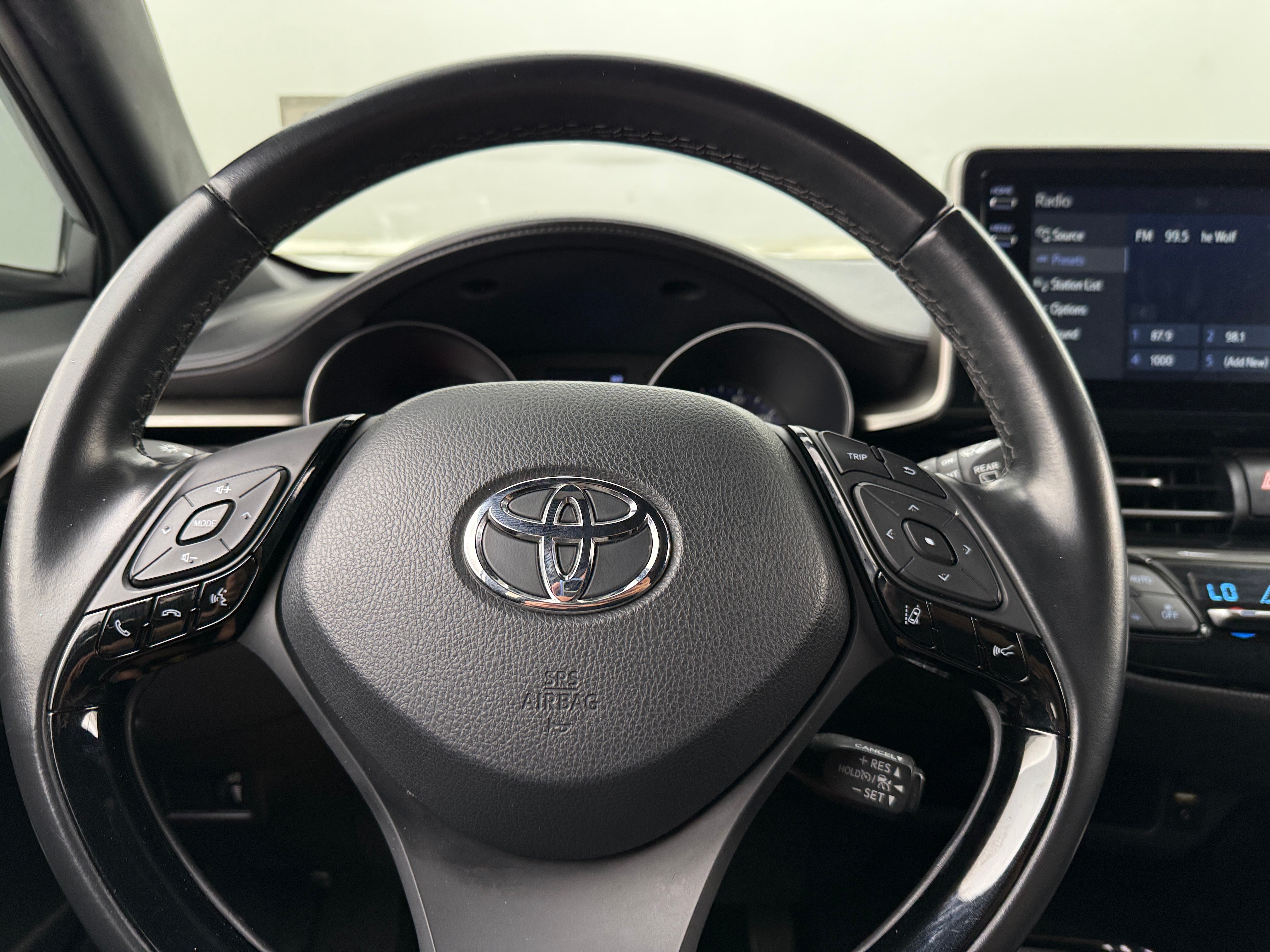 2019 Toyota C-HR XLE 5