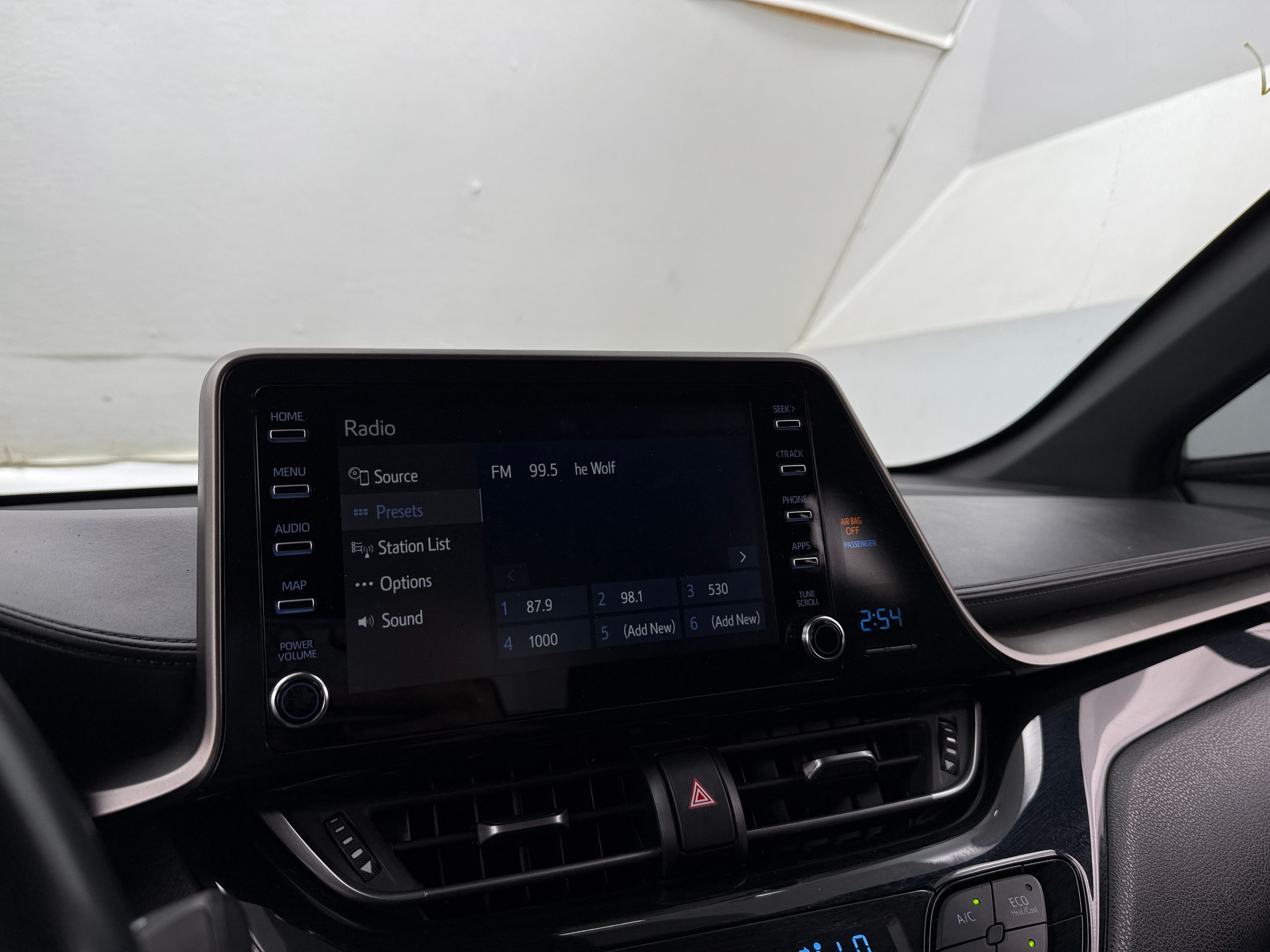 2019 Toyota C-HR XLE 4
