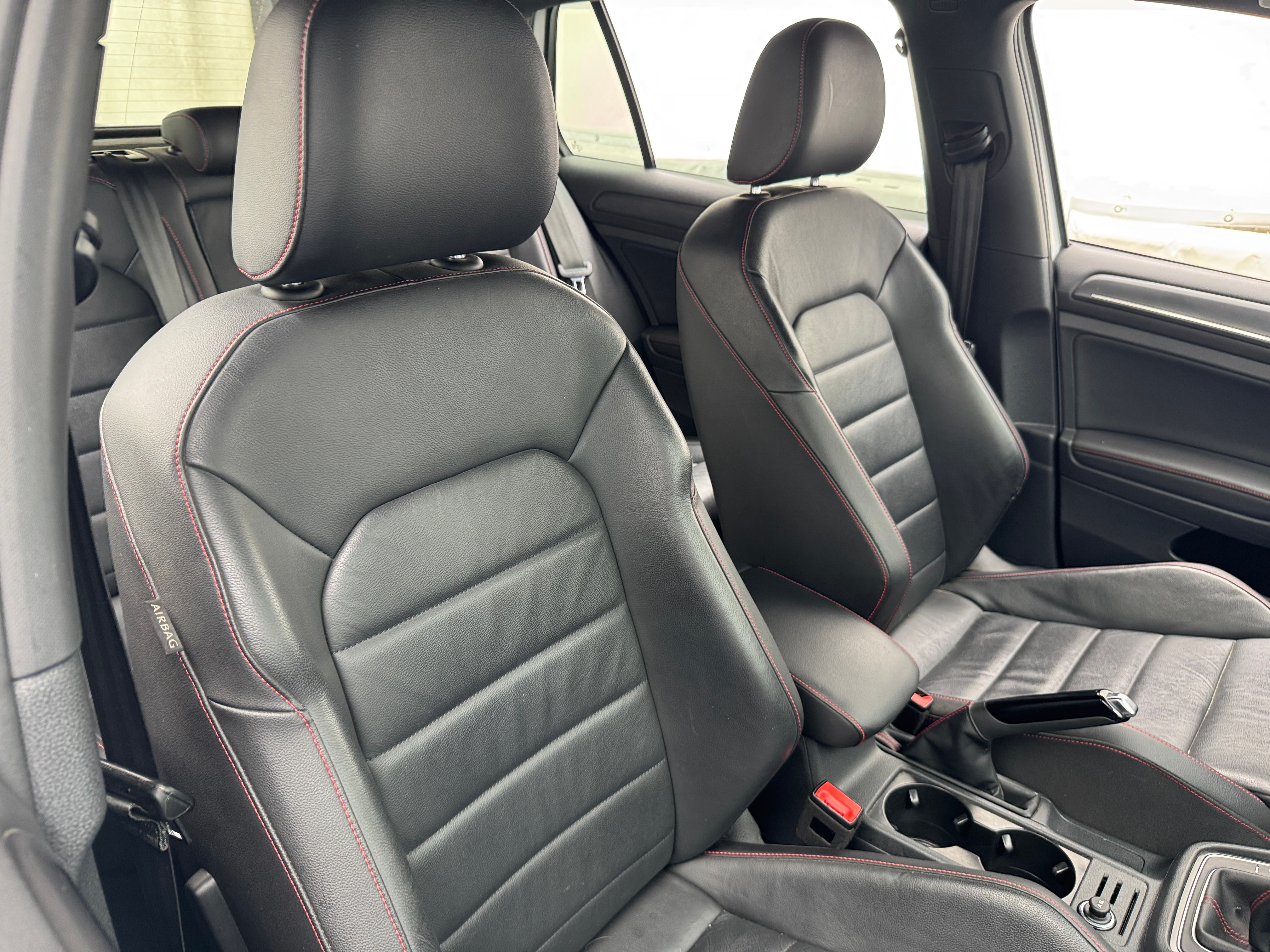 2021 Volkswagen Golf GTI SE 2