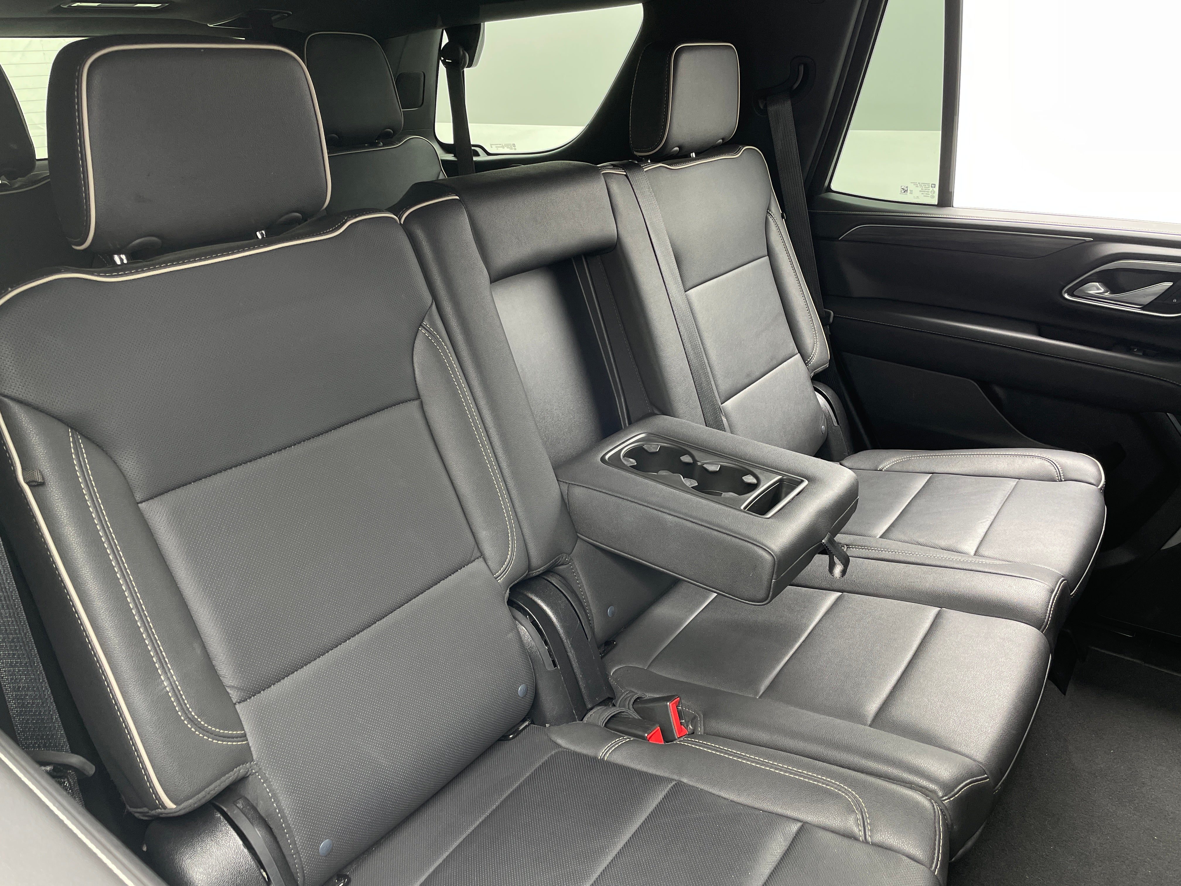 2024 GMC Yukon SLT 5