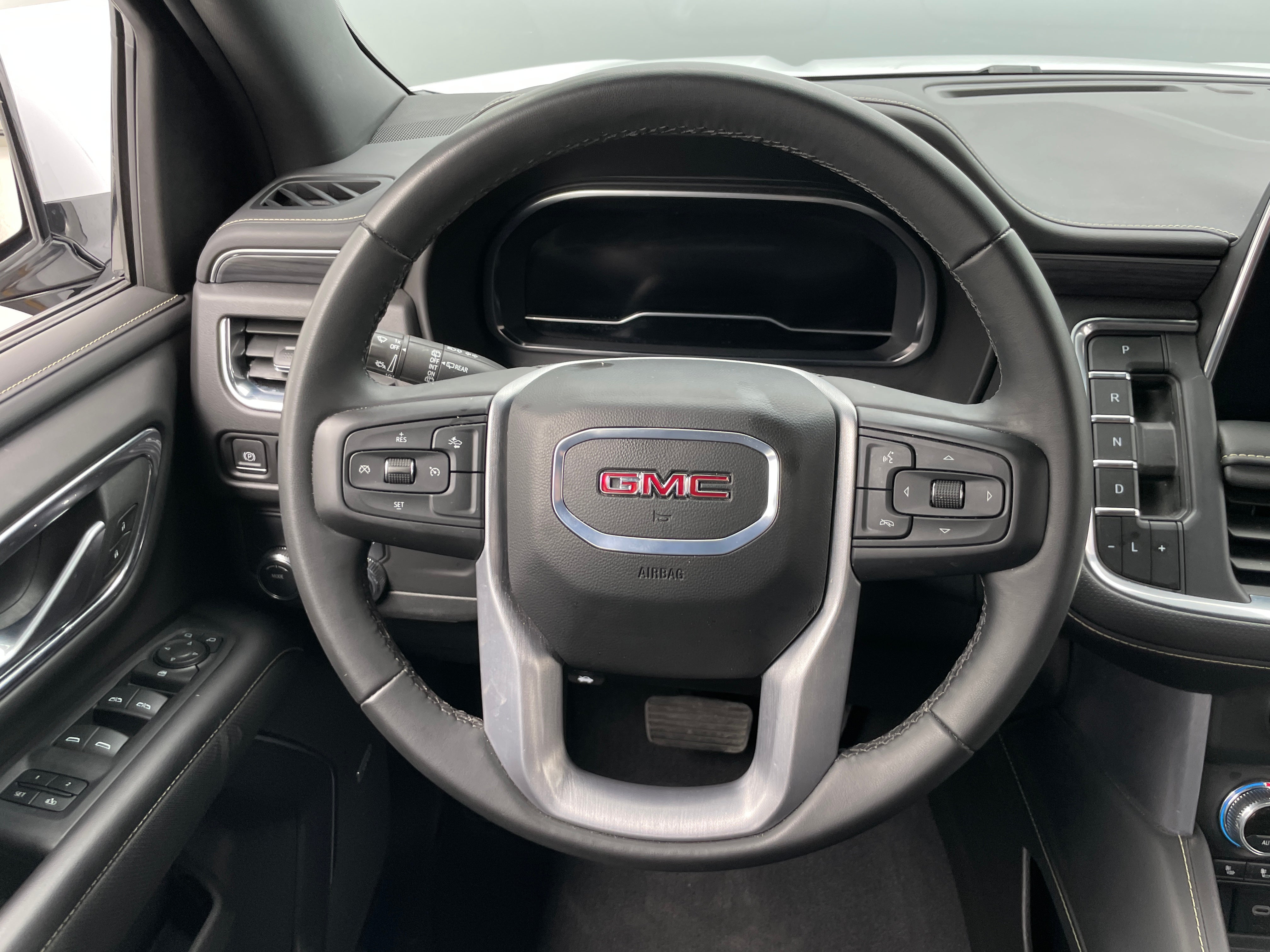 2024 GMC Yukon SLT 4