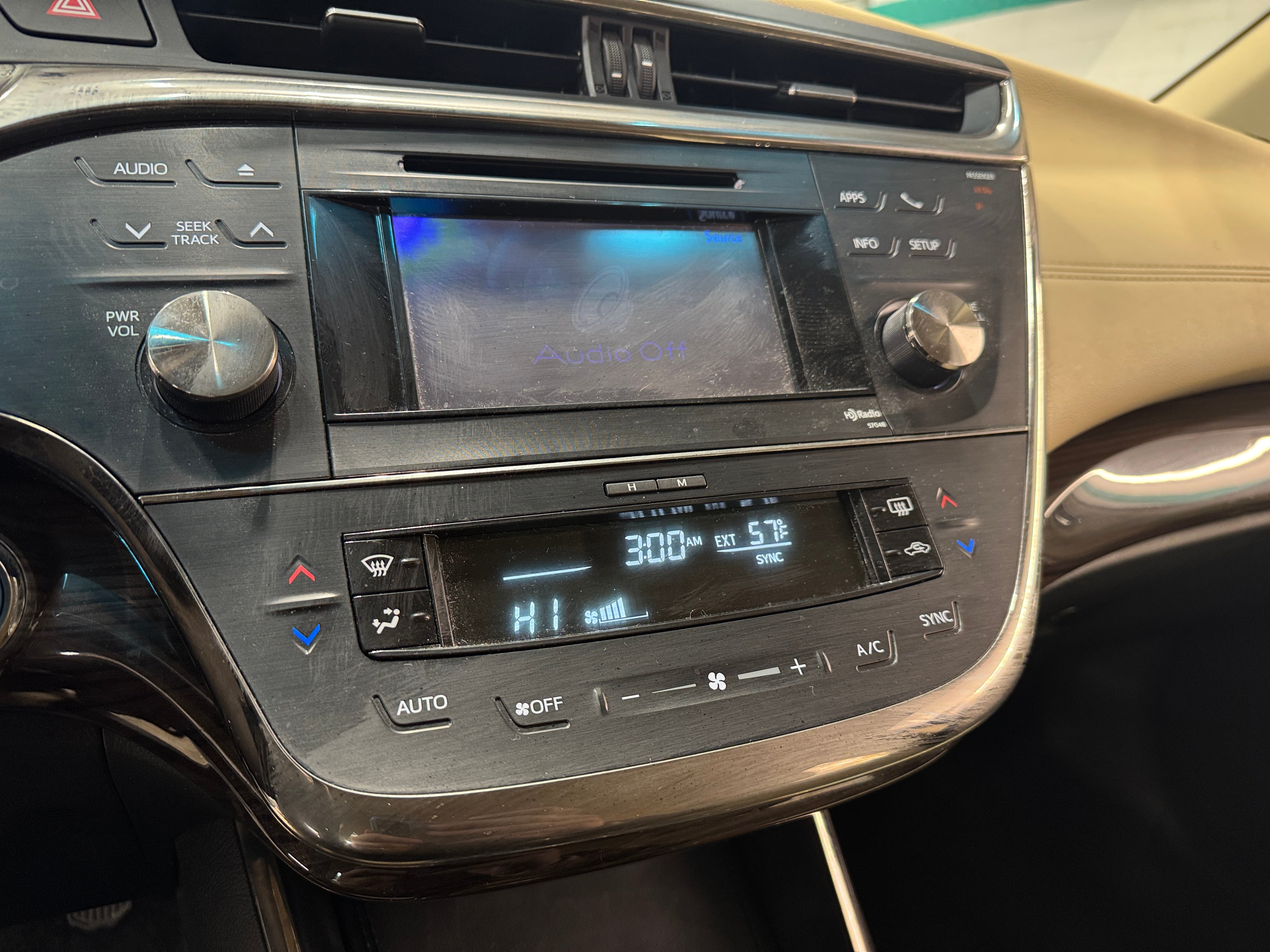 2014 Toyota Avalon XLE 3