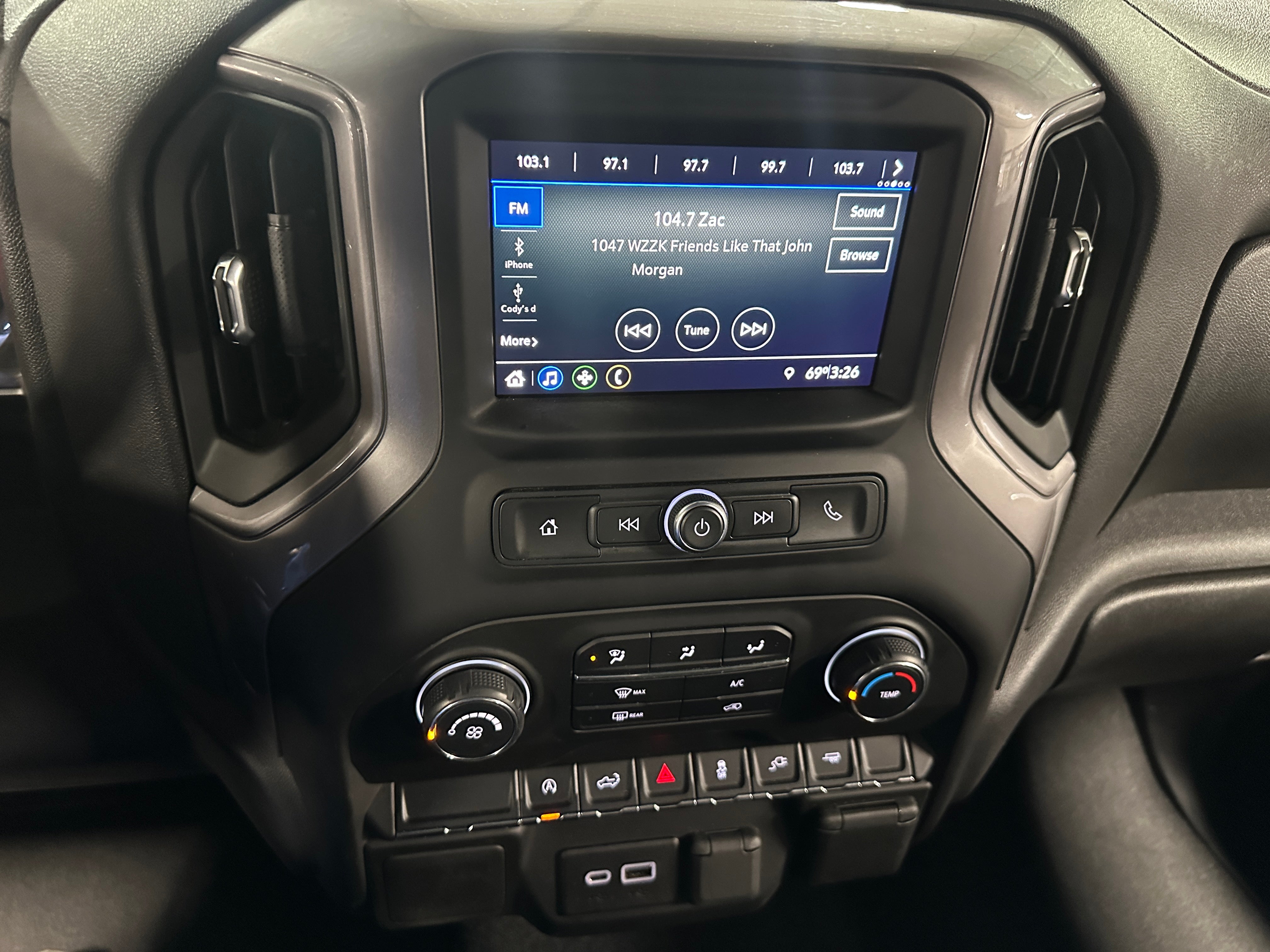 2021 Chevrolet Silverado 1500 Custom 4