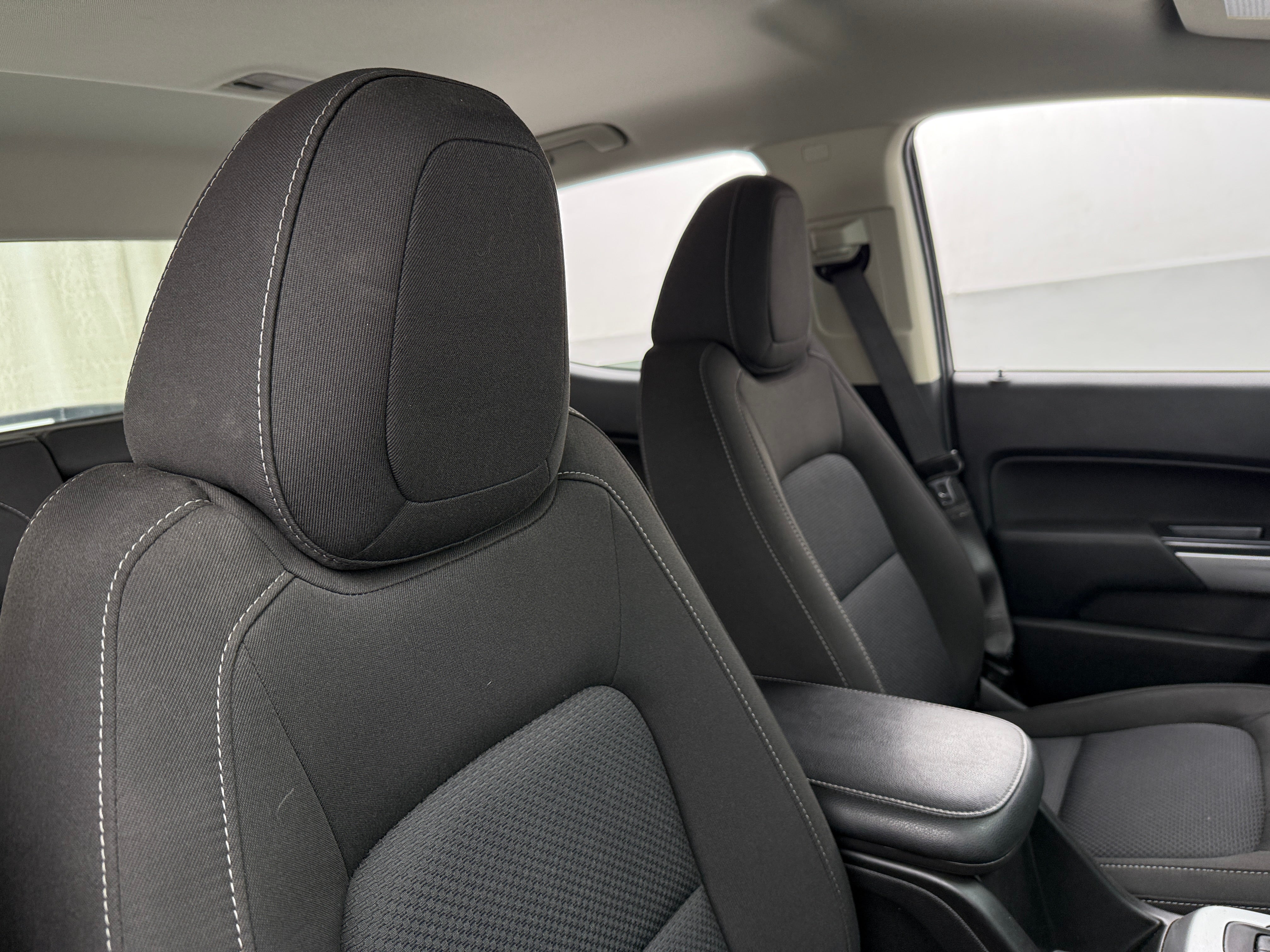 2022 Chevrolet Colorado LT 2