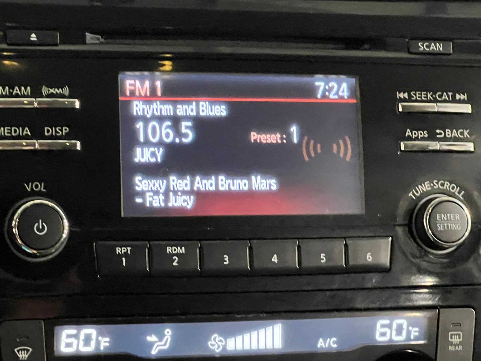 Thumbnail: 2016 Nissan Rogue - 4