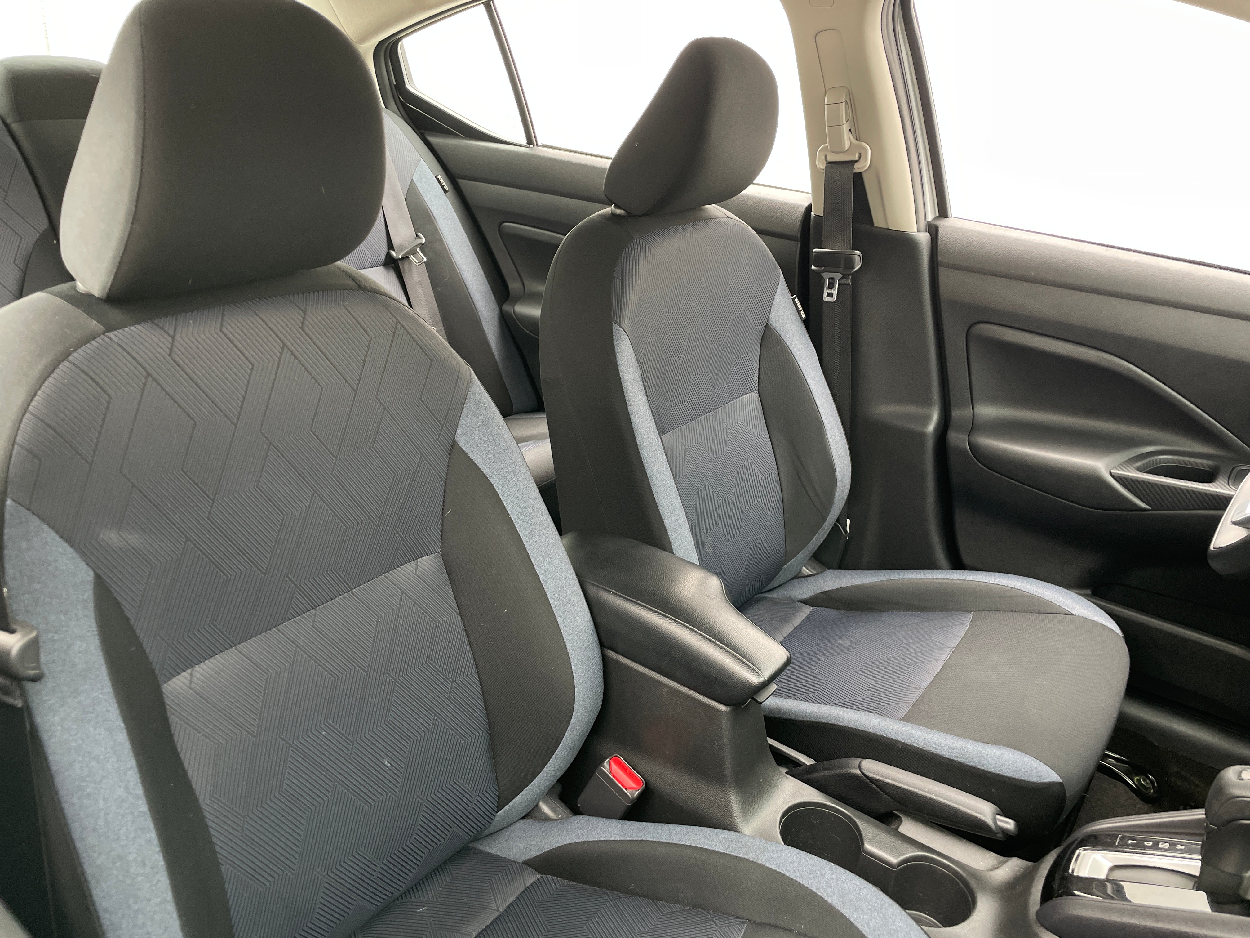 2023 Nissan Versa SV 2