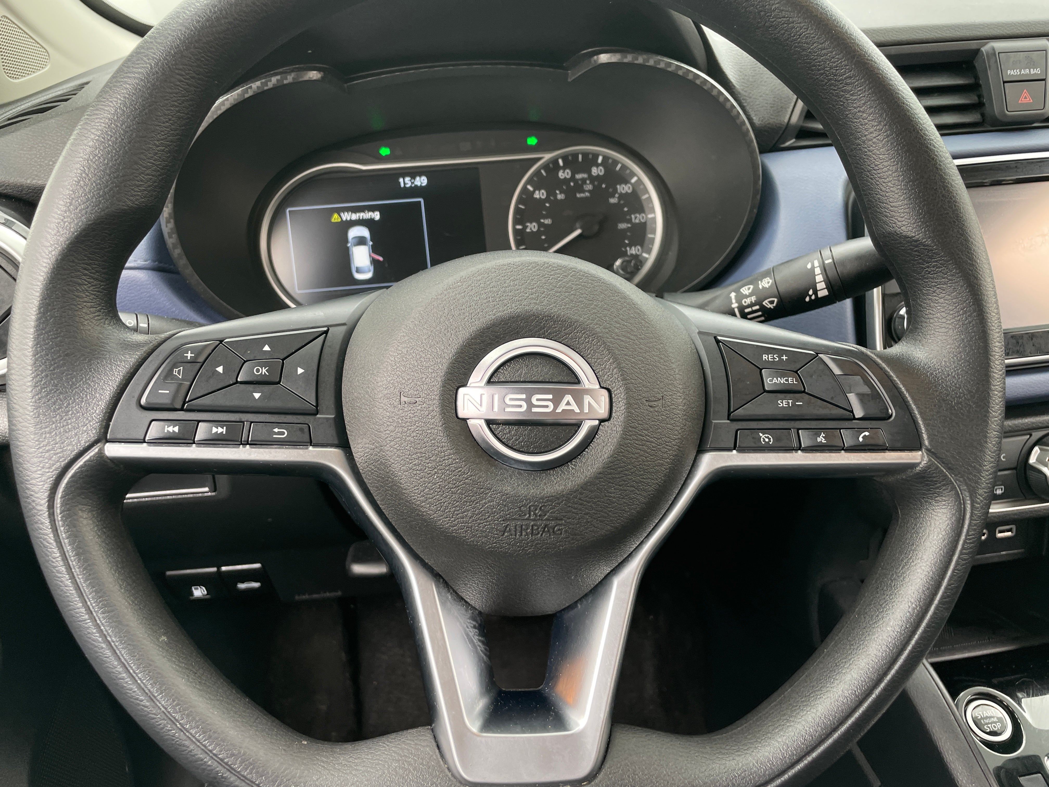 2023 Nissan Versa SV 5