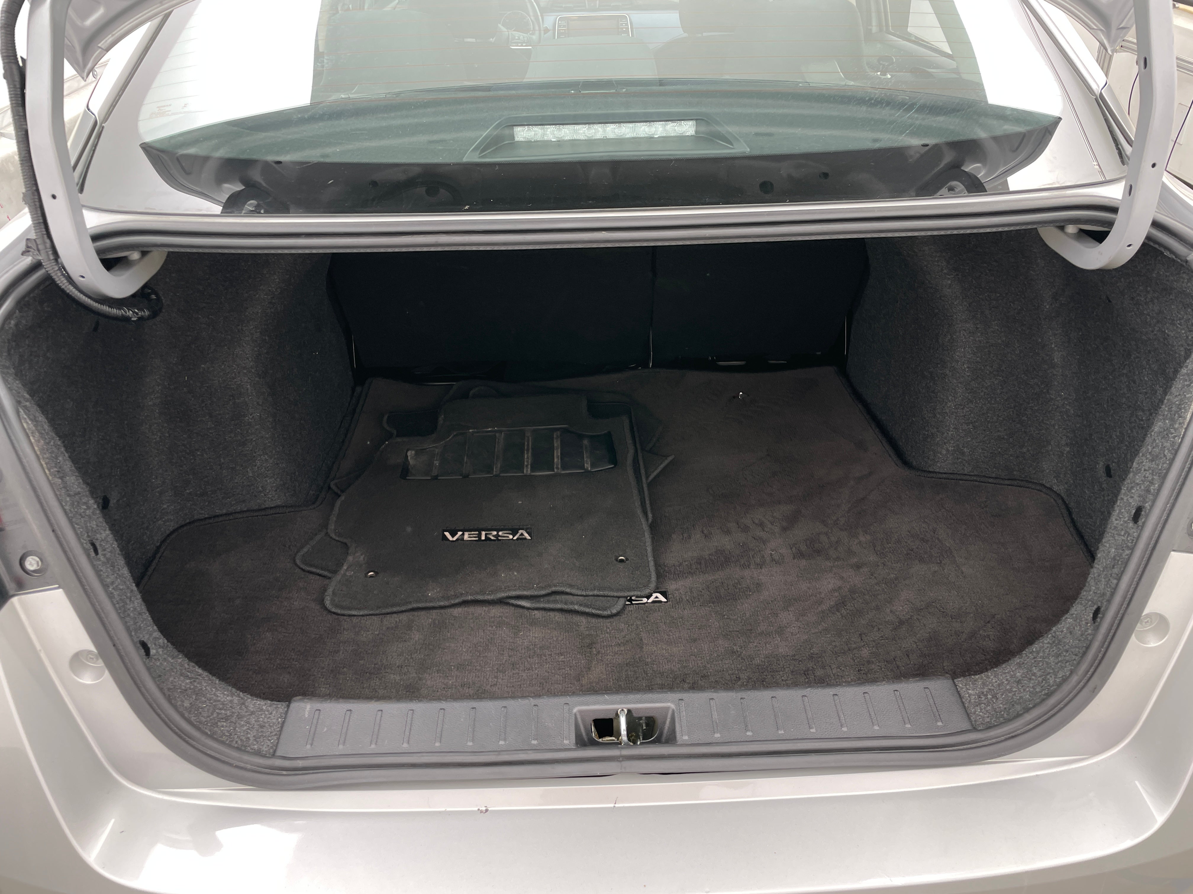 2023 Nissan Versa SV 7