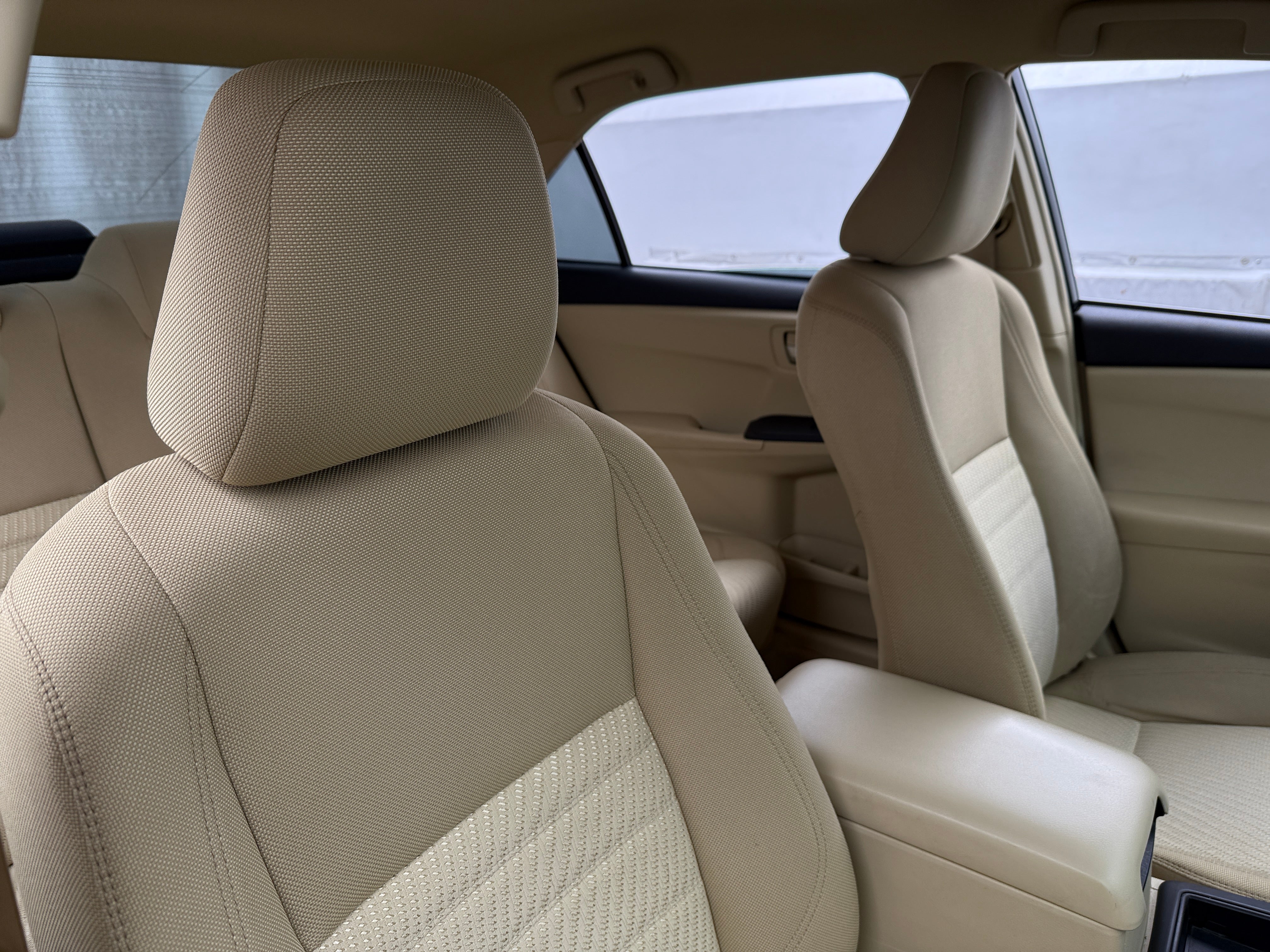 2016 Toyota Camry LE 2