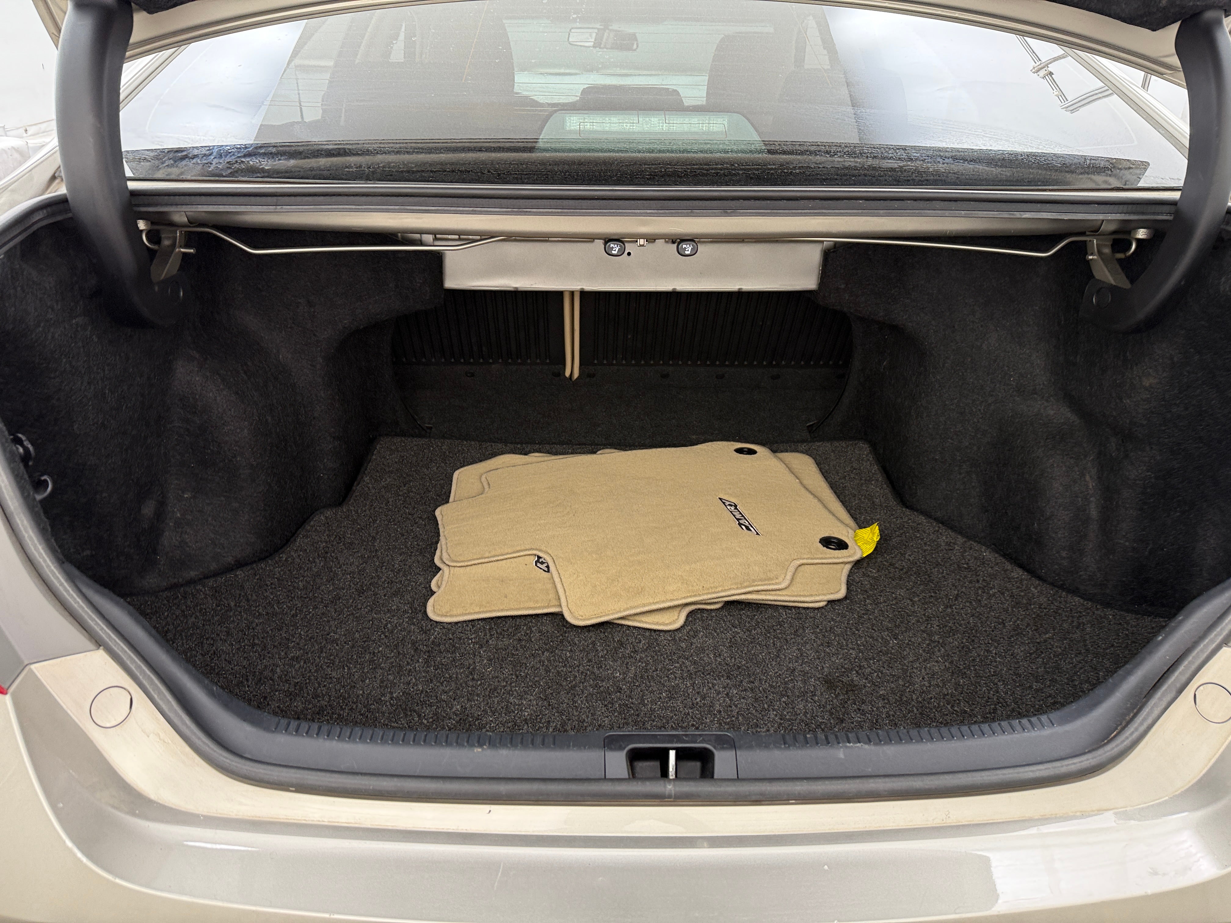 2016 Toyota Camry LE 7