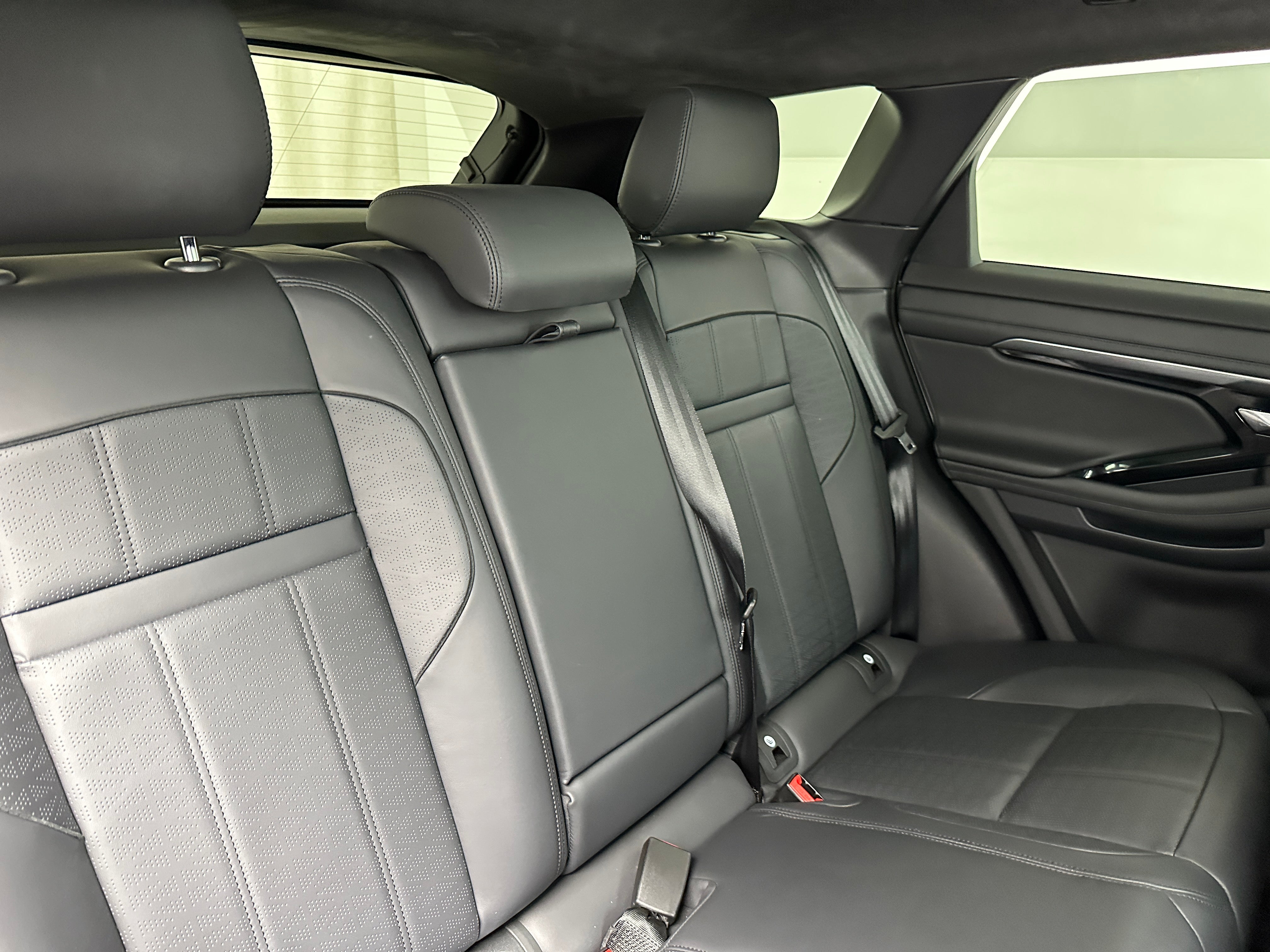 2023 Land Rover Range Rover Evoque R-Dynamic HST 5