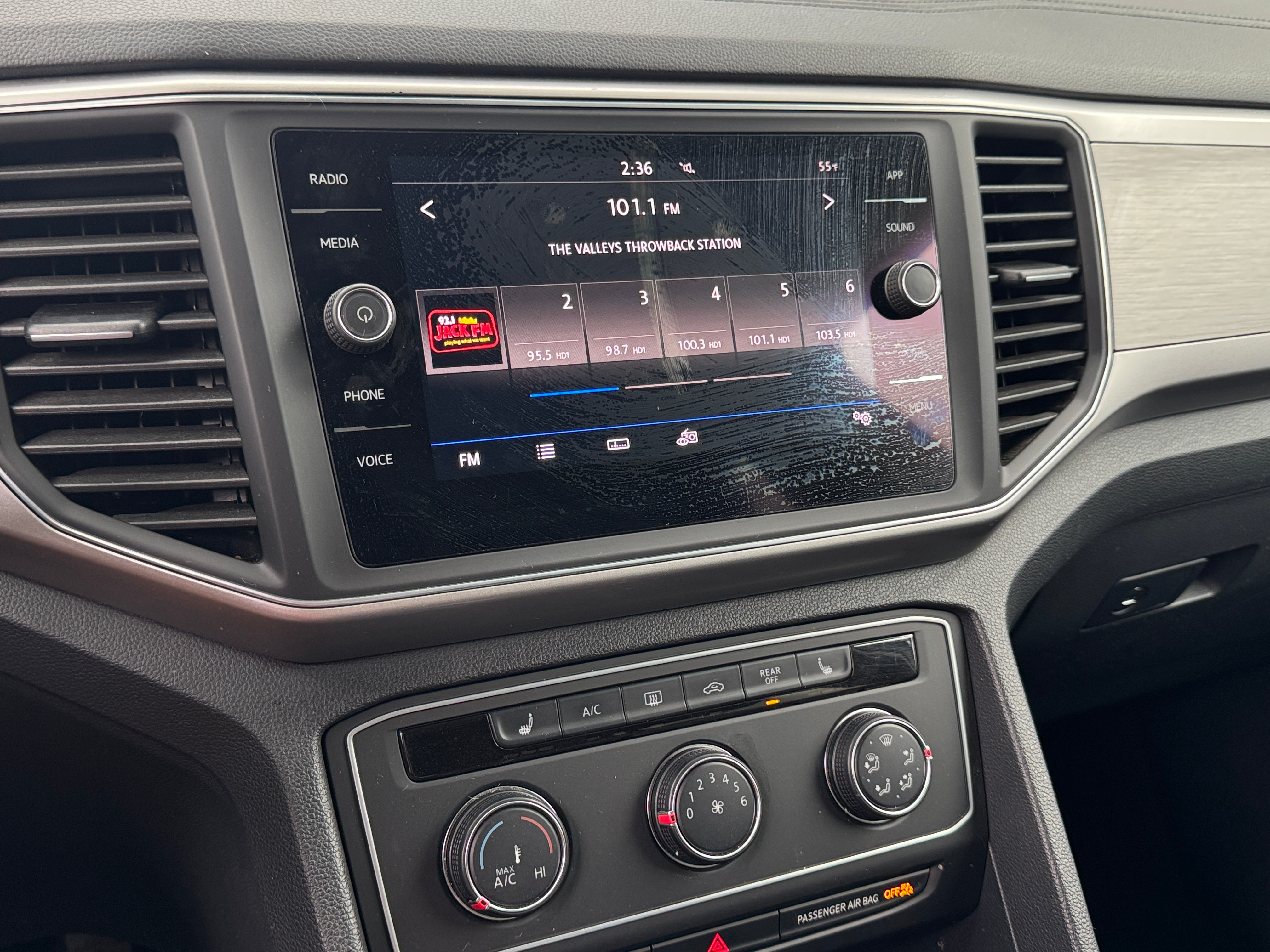 2018 Volkswagen Atlas SE 4