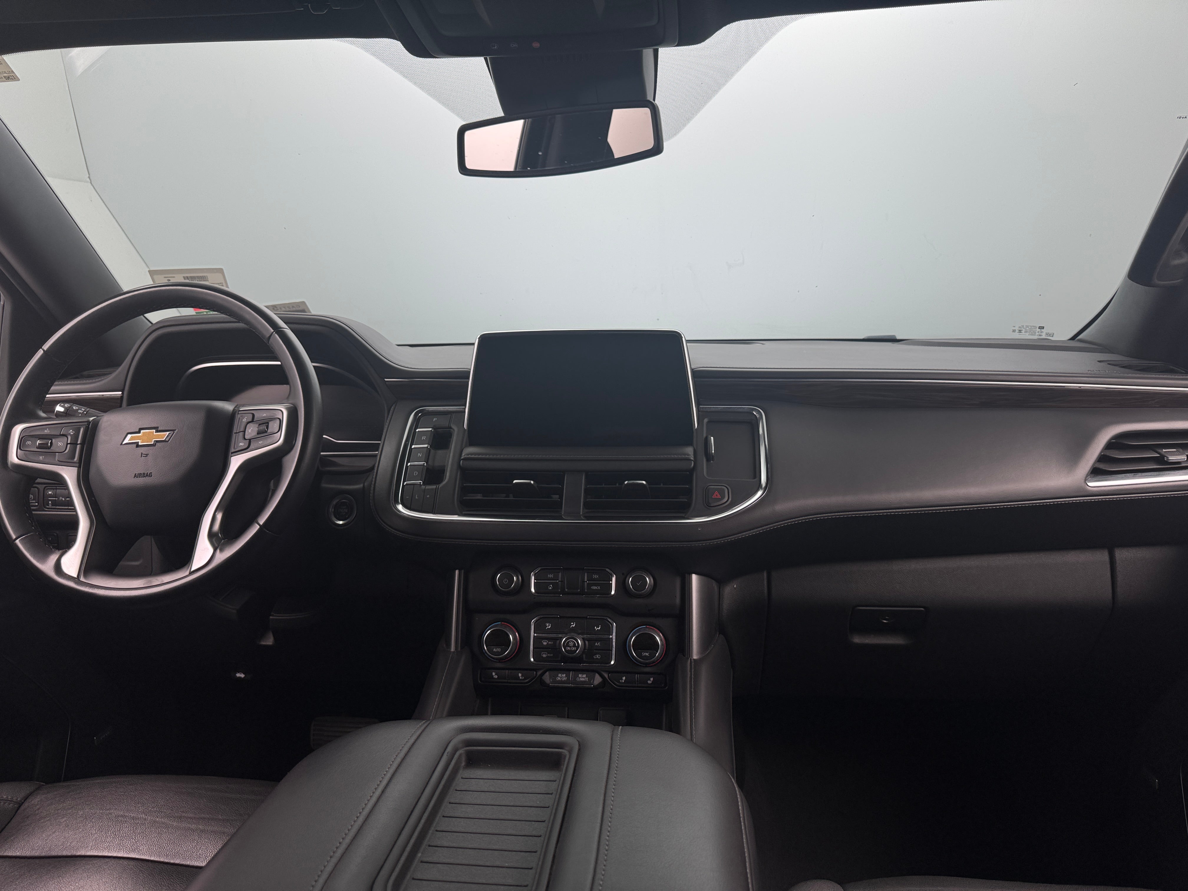 2023 Chevrolet Suburban LT 2