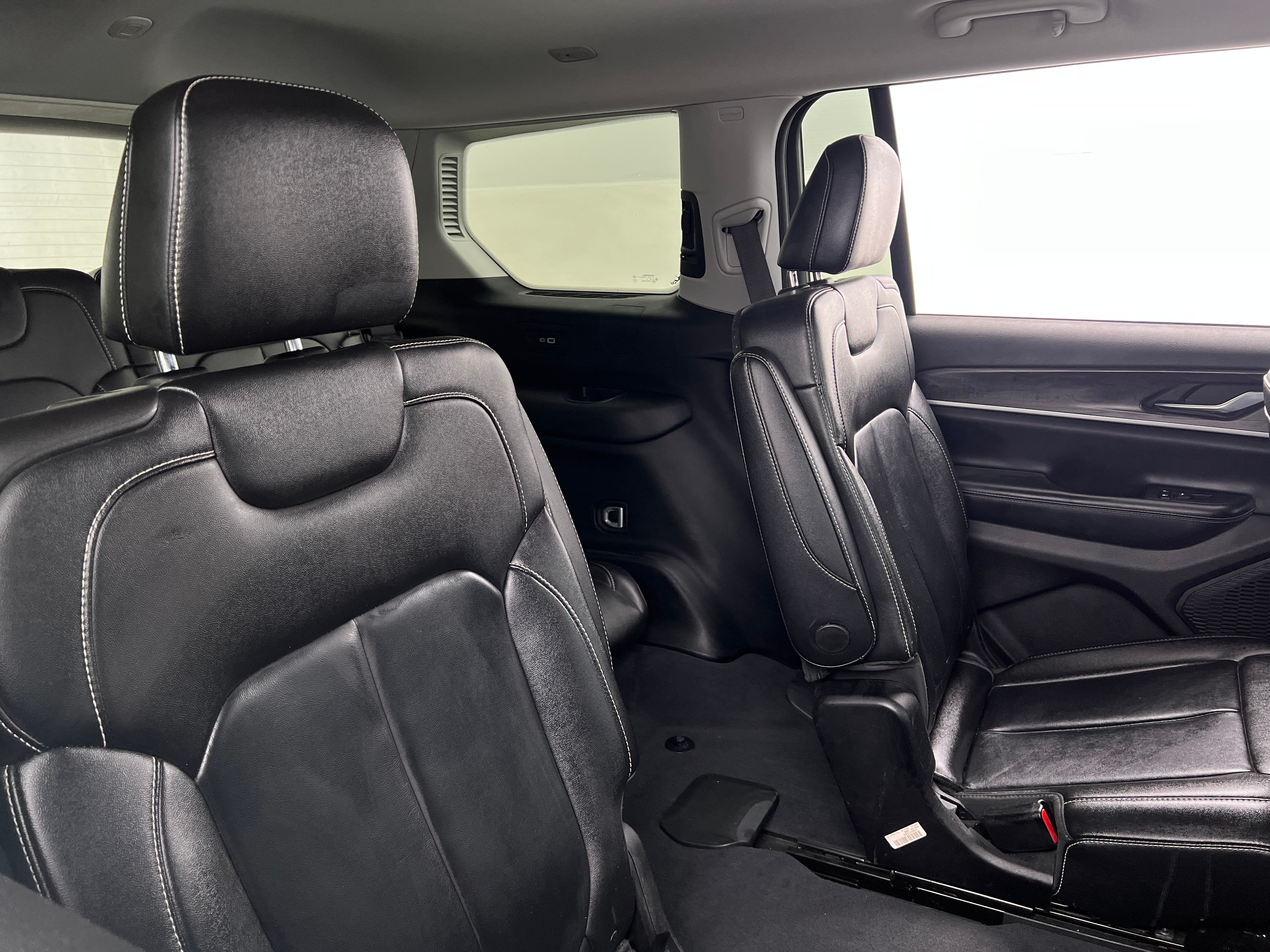 2023 Jeep Grand Cherokee L Limited Edition 5