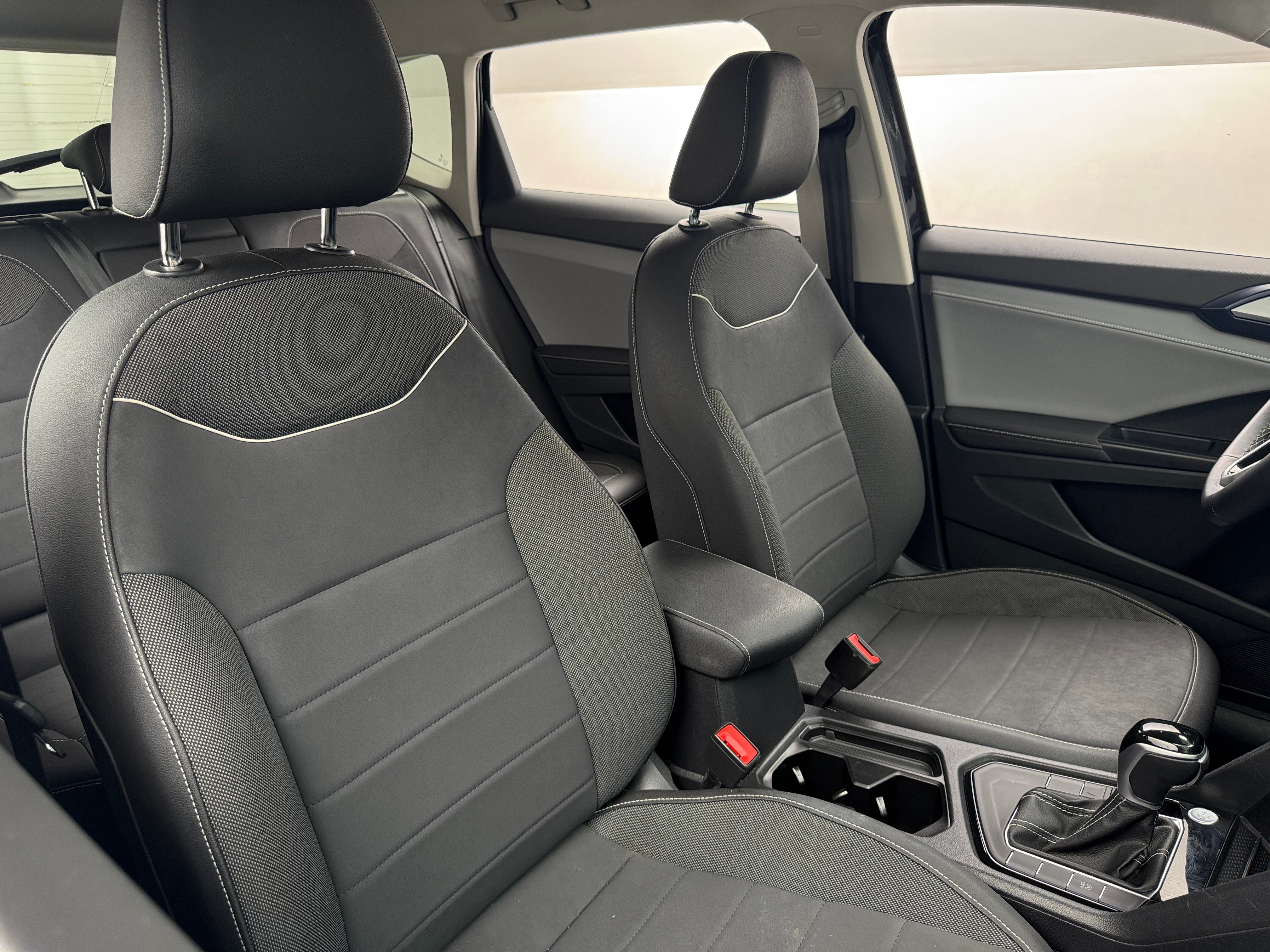 2024 Volkswagen Taos SE 2